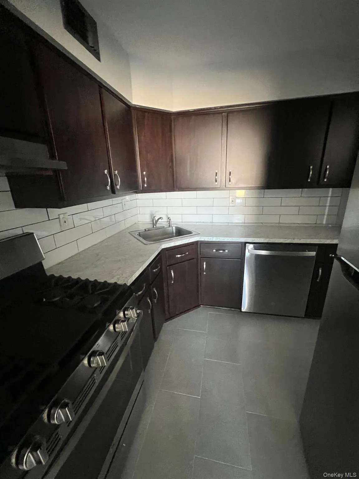 53 Fairview Circle, Brookhaven, NY, 2 Bedrooms Bedrooms, 3 Rooms Rooms,1 BathroomBathrooms,Residential Lease,For Rent,Fairview,0,1063636 53 Fairview Circle, Brookhaven, NY, 2 Bedrooms Bedrooms, 3 Rooms Rooms,1 BathroomBathrooms,Residential Lease,For Rent,Fairview,0,1063636
