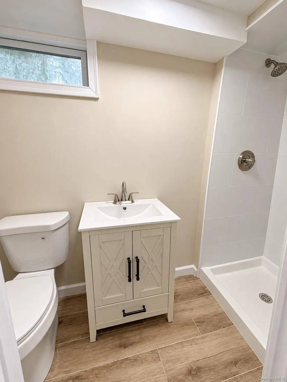 56 Harrison Drive, Huntington, NY, 3 Bedrooms Bedrooms, 8 Rooms Rooms,2 BathroomsBathrooms,Residential,For Rent,Harrison,0,1063644 56 Harrison Drive, Huntington, NY, 3 Bedrooms Bedrooms, 8 Rooms Rooms,2 BathroomsBathrooms,Residential,For Rent,Harrison,0,1063644
