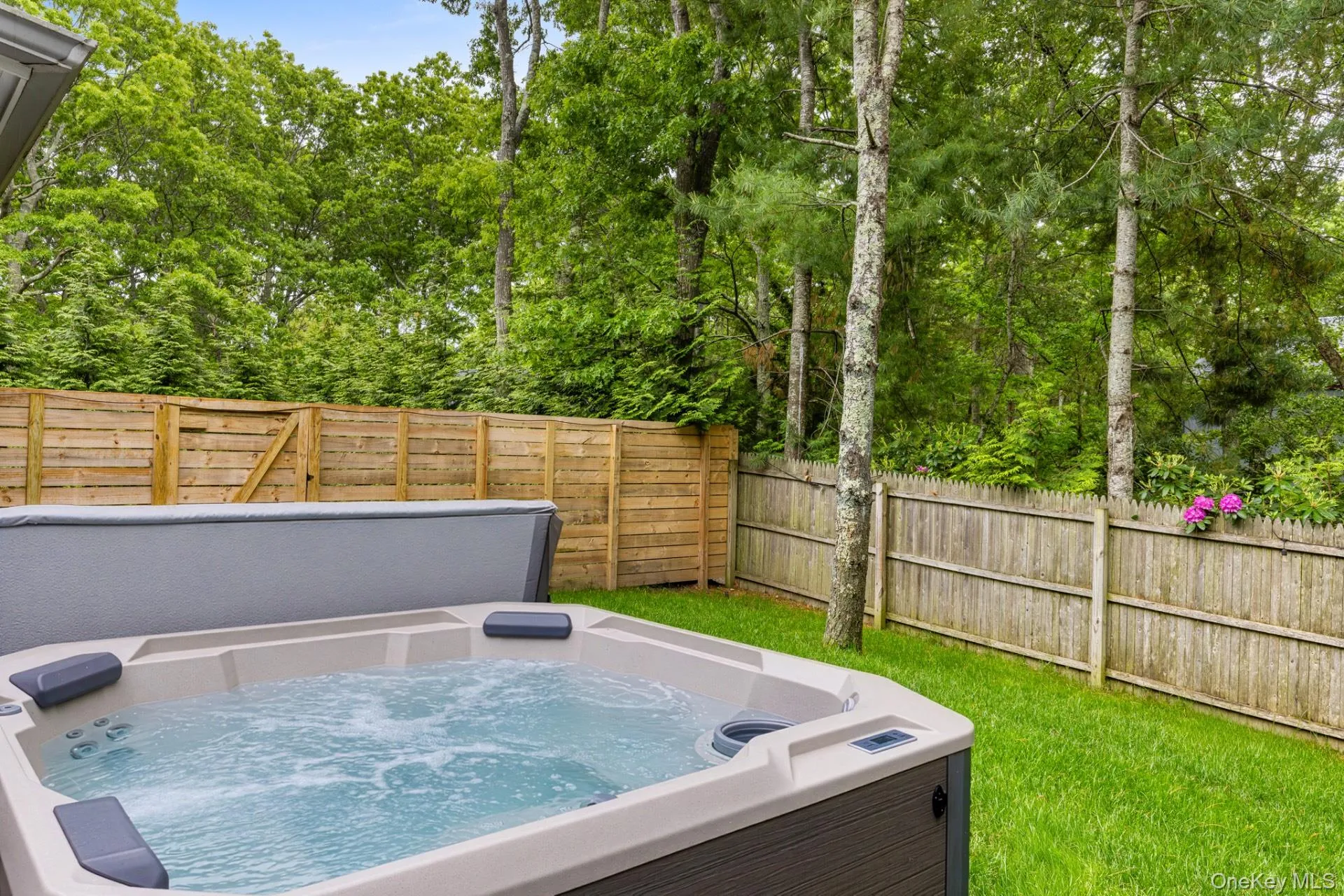 35 Montauk Boulevard, East Hampton, NY, 3 Bedrooms Bedrooms, 5 Rooms Rooms,2 BathroomsBathrooms,Residential Lease,For Rent,Montauk,0,1063646 35 Montauk Boulevard, East Hampton, NY, 3 Bedrooms Bedrooms, 5 Rooms Rooms,2 BathroomsBathrooms,Residential Lease,For Rent,Montauk,0,1063646