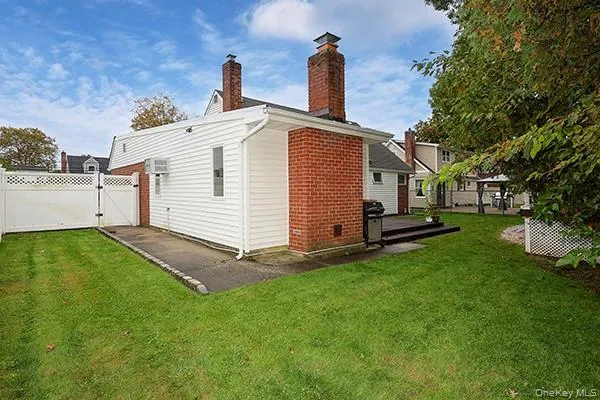 467 Von Elm Avenue, Hempstead, NY, 4 Bedrooms Bedrooms, 7 Rooms Rooms,1 BathroomBathrooms,Residential,For Rent,Von Elm,0,1063649 467 Von Elm Avenue, Hempstead, NY, 4 Bedrooms Bedrooms, 7 Rooms Rooms,1 BathroomBathrooms,Residential,For Rent,Von Elm,0,1063649