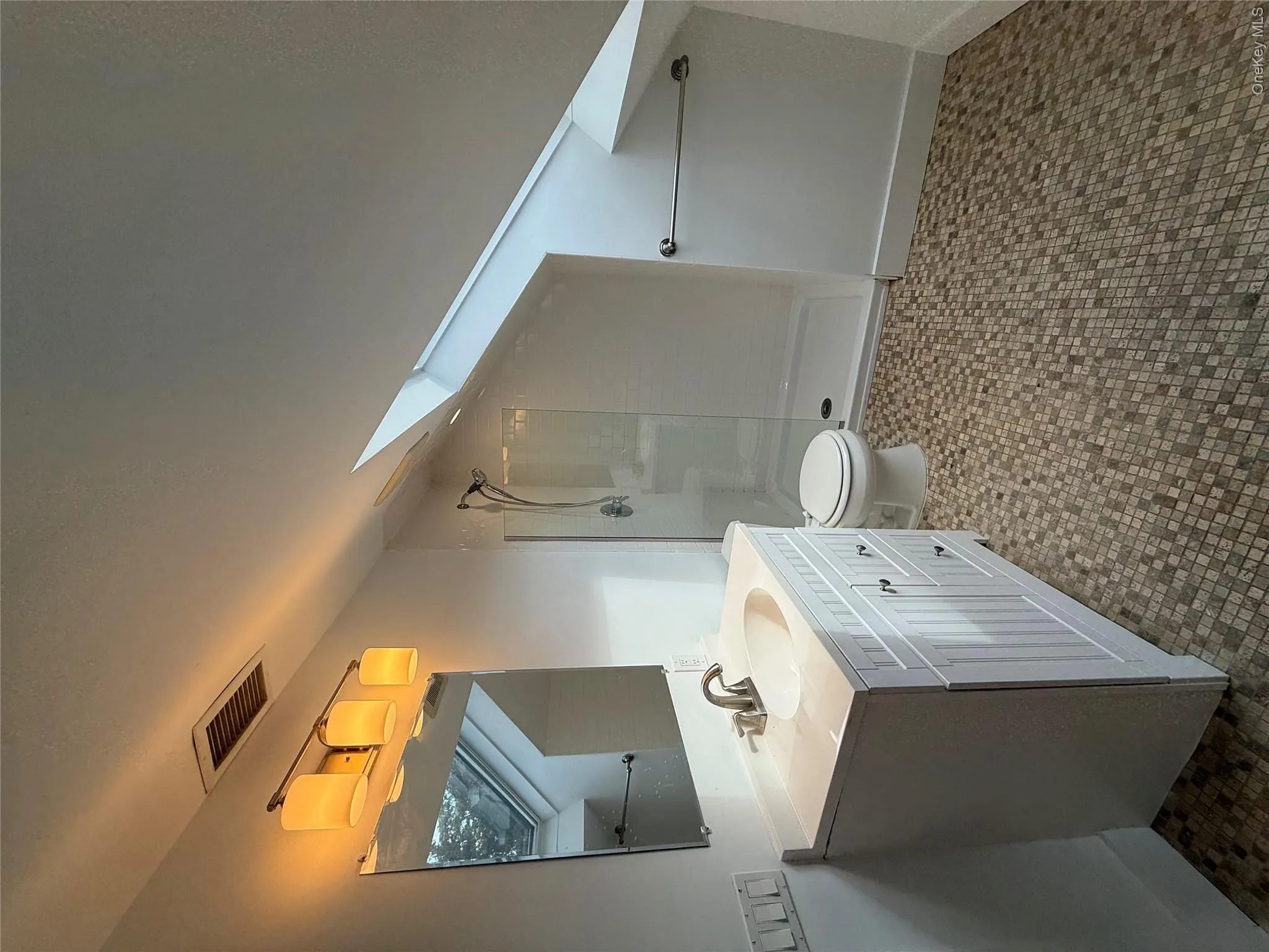 7 Suffolk Lane, Islip, NY, 4 Bedrooms Bedrooms, 8 Rooms Rooms,2 BathroomsBathrooms,Residential Lease,For Rent,Suffolk,0,1063652 7 Suffolk Lane, Islip, NY, 4 Bedrooms Bedrooms, 8 Rooms Rooms,2 BathroomsBathrooms,Residential Lease,For Rent,Suffolk,0,1063652