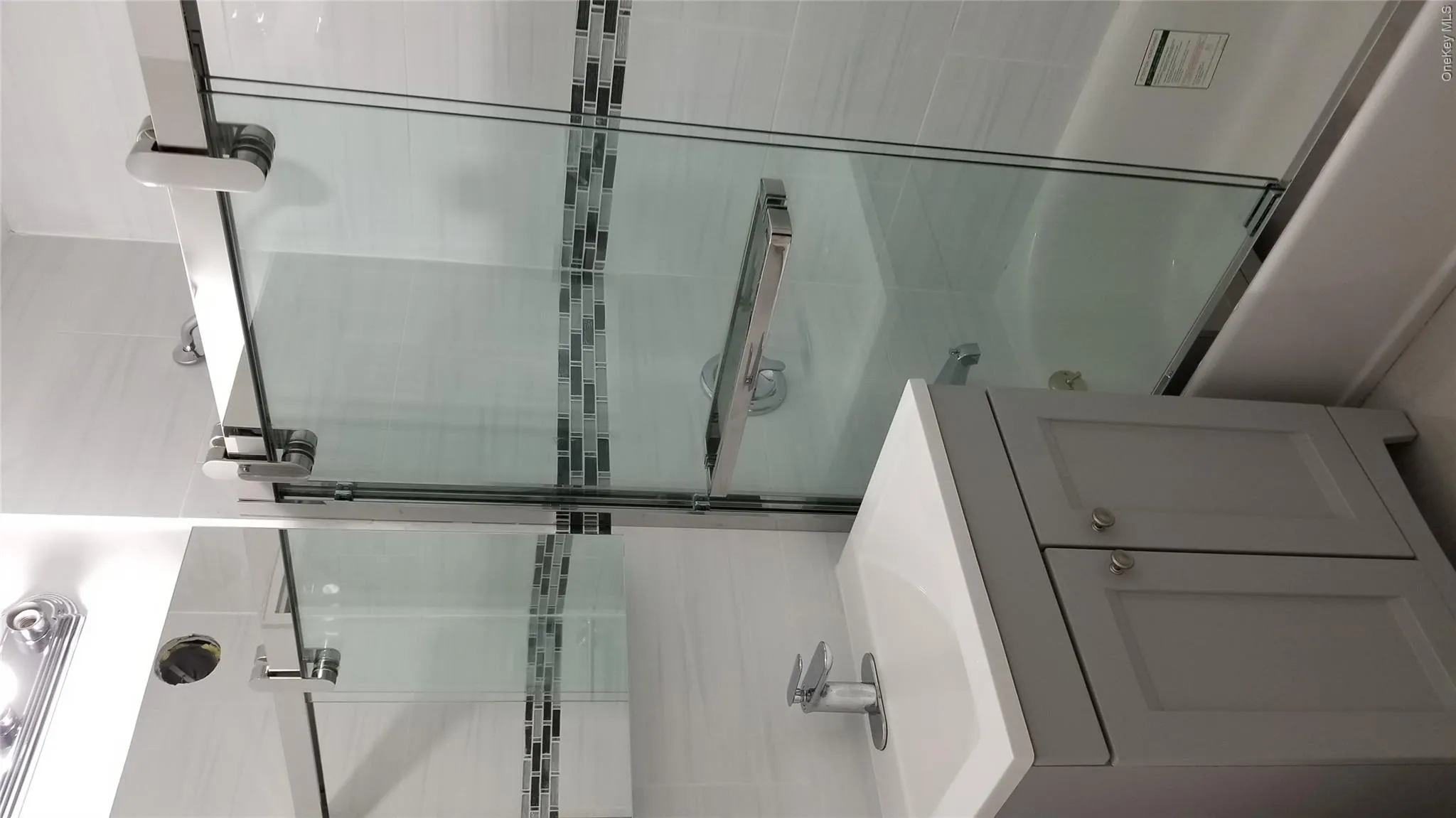 41-34 Frame Place, New York, NY, 2 Bedrooms Bedrooms, 5 Rooms Rooms,1 BathroomBathrooms,Residential,For Rent,Frame,0,1063657 41-34 Frame Place, New York, NY, 2 Bedrooms Bedrooms, 5 Rooms Rooms,1 BathroomBathrooms,Residential,For Rent,Frame,0,1063657