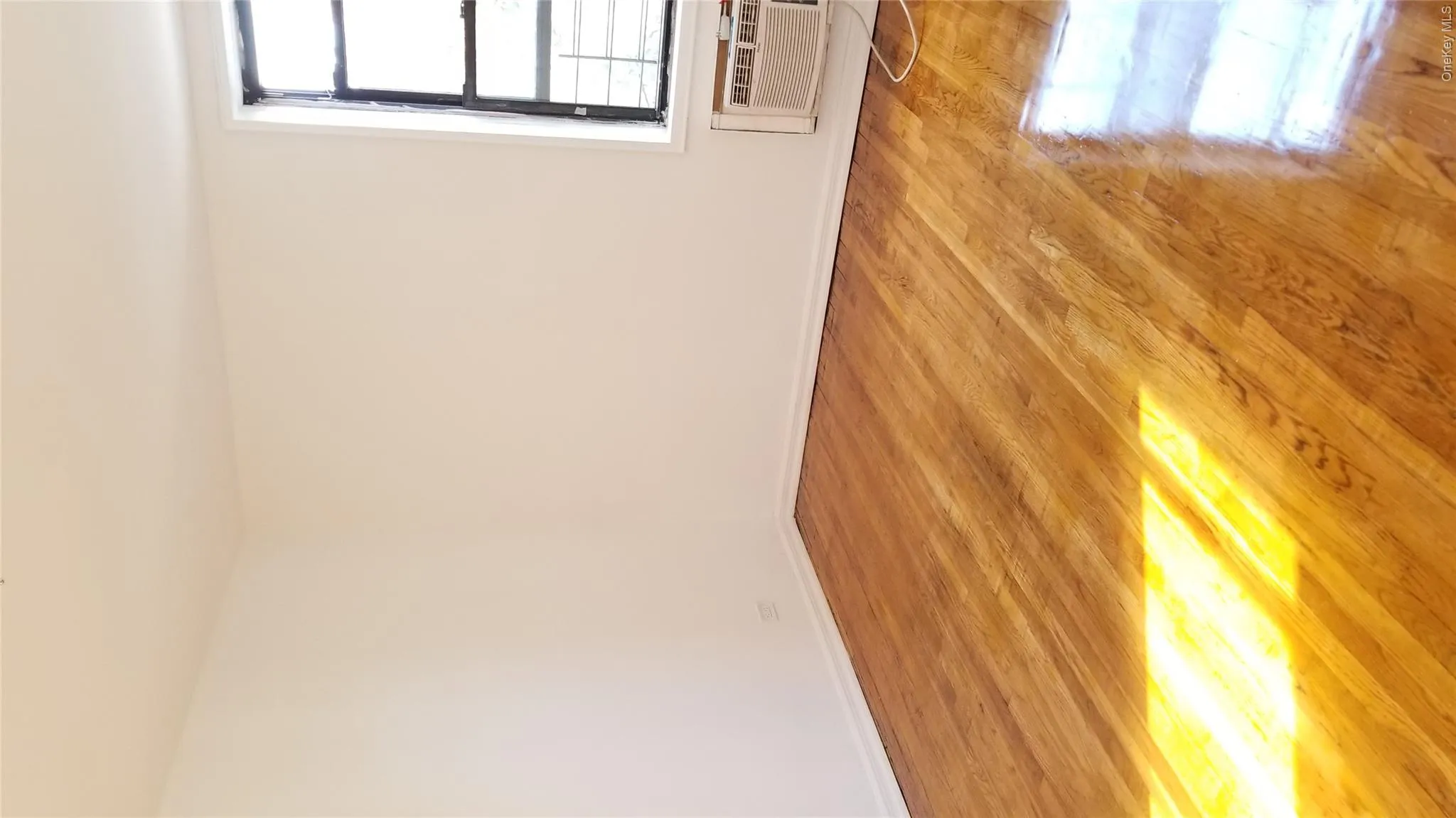 41-34 Frame Place, New York, NY, 2 Bedrooms Bedrooms, 5 Rooms Rooms,1 BathroomBathrooms,Residential,For Rent,Frame,0,1063657 41-34 Frame Place, New York, NY, 2 Bedrooms Bedrooms, 5 Rooms Rooms,1 BathroomBathrooms,Residential,For Rent,Frame,0,1063657