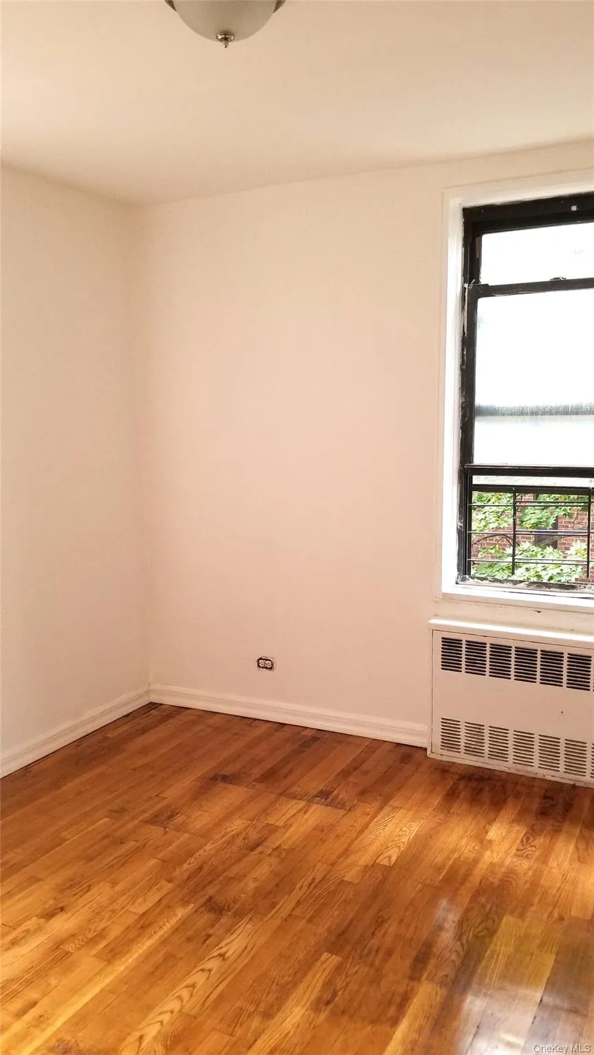 41-34 Frame Place, New York, NY, 2 Bedrooms Bedrooms, 5 Rooms Rooms,1 BathroomBathrooms,Residential,For Rent,Frame,0,1063657 41-34 Frame Place, New York, NY, 2 Bedrooms Bedrooms, 5 Rooms Rooms,1 BathroomBathrooms,Residential,For Rent,Frame,0,1063657
