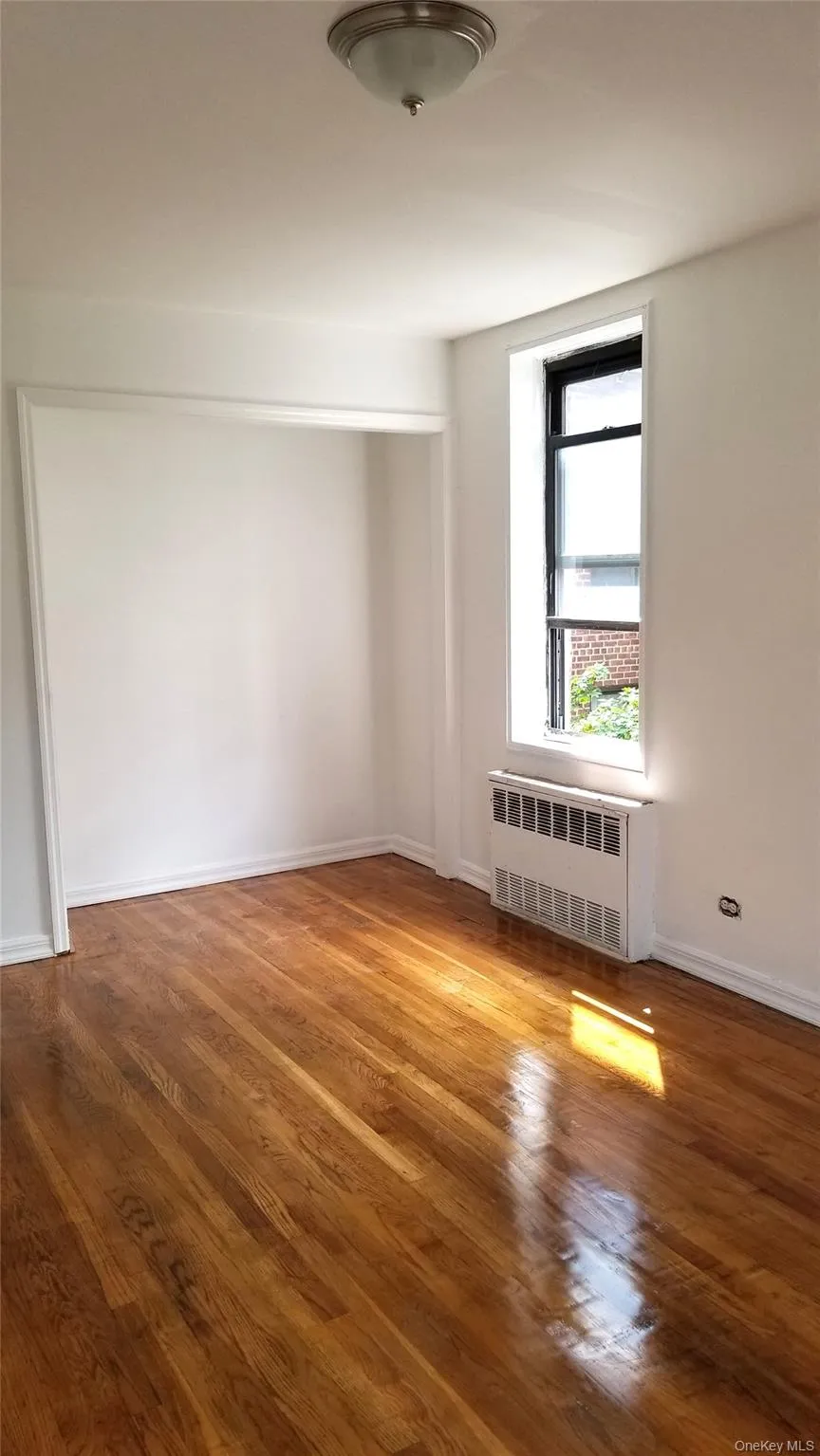 41-34 Frame Place, New York, NY, 2 Bedrooms Bedrooms, 5 Rooms Rooms,1 BathroomBathrooms,Residential,For Rent,Frame,0,1063657 41-34 Frame Place, New York, NY, 2 Bedrooms Bedrooms, 5 Rooms Rooms,1 BathroomBathrooms,Residential,For Rent,Frame,0,1063657