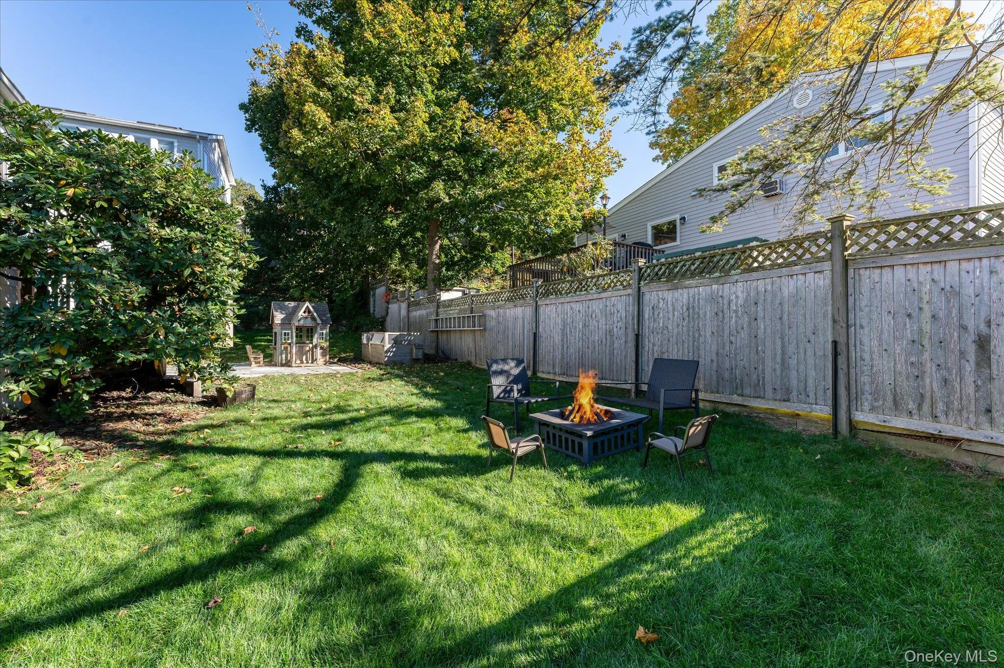 Garden, relax, have a drink, enjoy the good life! Garden, relax, have a drink, enjoy the good life!