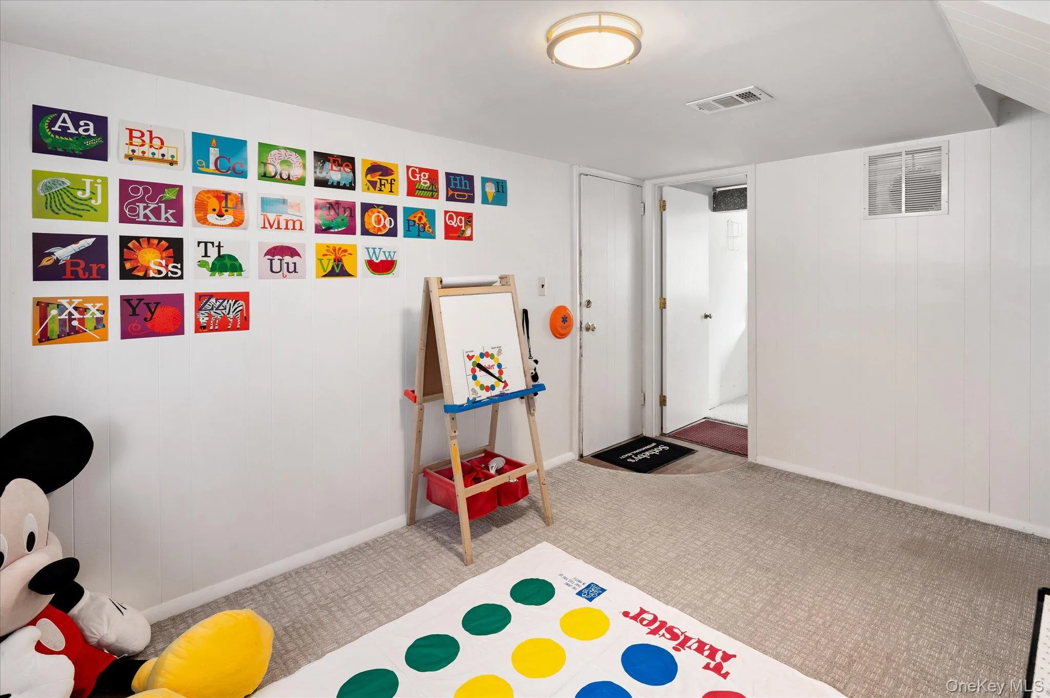 Door to garage and to laundry/utilities Door to garage and to laundry/utilities
