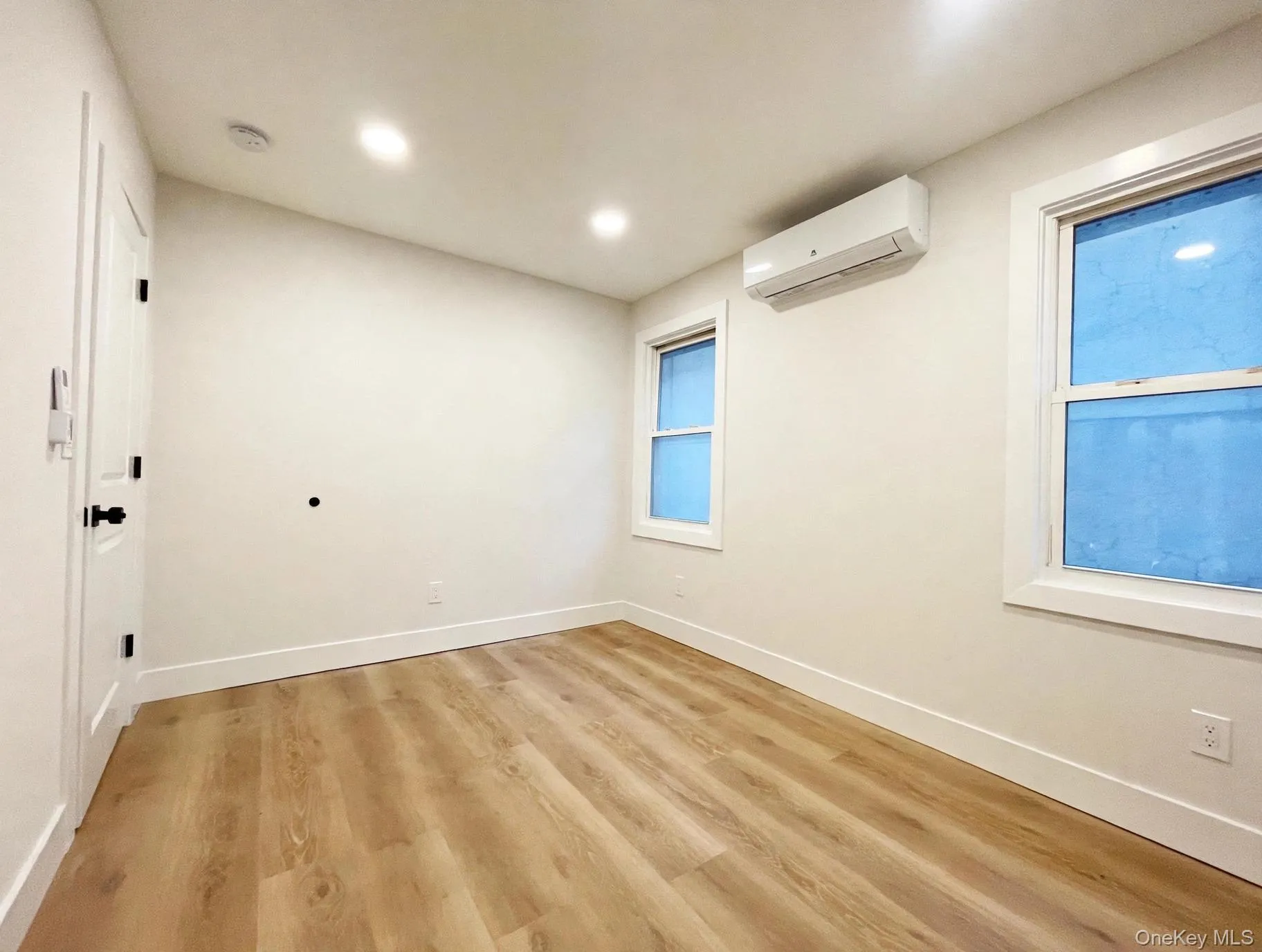 4 Garfield Court, Smithtown, NY, 2 Bedrooms Bedrooms, 5 Rooms Rooms,1 BathroomBathrooms,Residential,For Rent,Garfield,0,1063663 4 Garfield Court, Smithtown, NY, 2 Bedrooms Bedrooms, 5 Rooms Rooms,1 BathroomBathrooms,Residential,For Rent,Garfield,0,1063663
