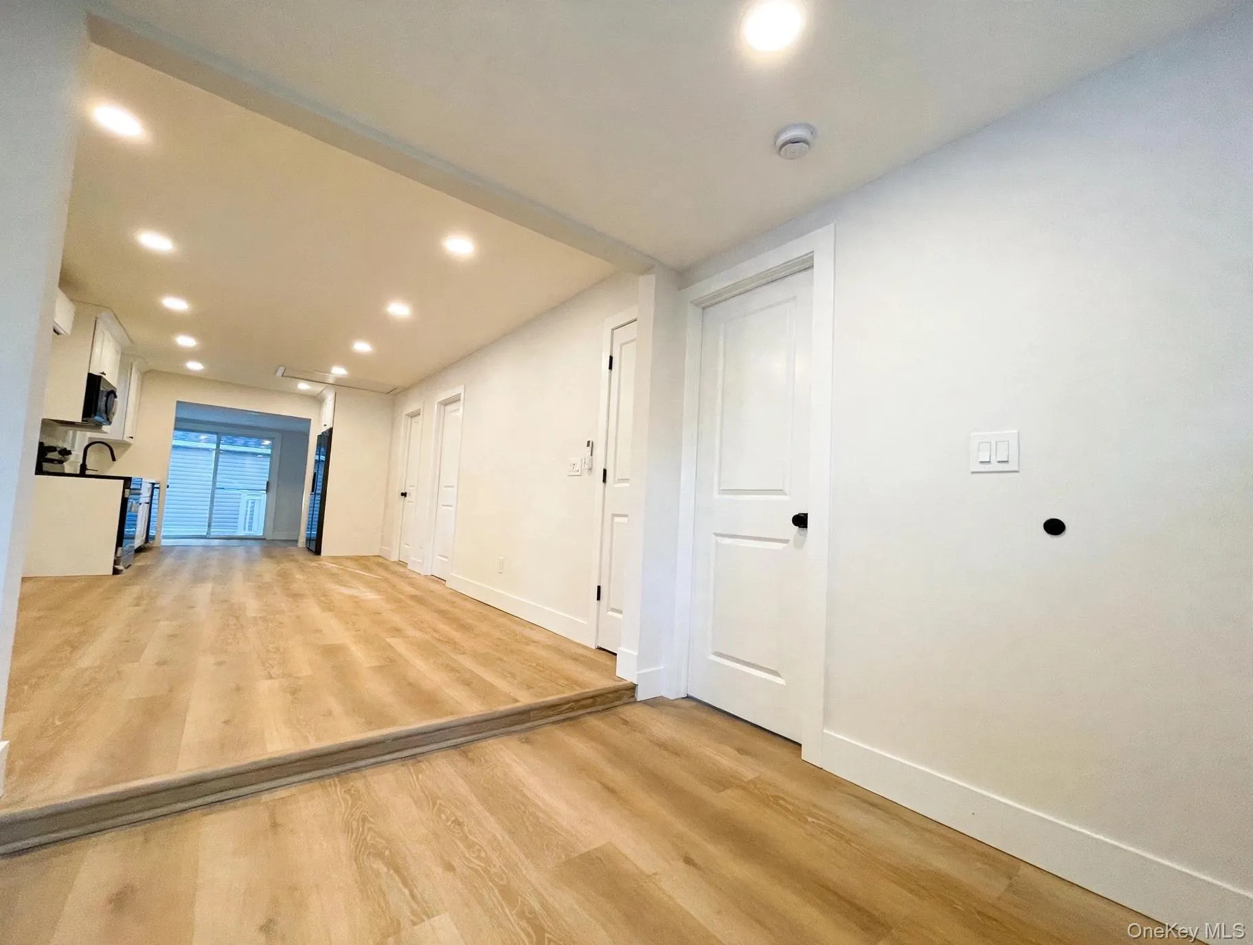 4 Garfield Court, Smithtown, NY, 2 Bedrooms Bedrooms, 5 Rooms Rooms,1 BathroomBathrooms,Residential,For Rent,Garfield,0,1063663 4 Garfield Court, Smithtown, NY, 2 Bedrooms Bedrooms, 5 Rooms Rooms,1 BathroomBathrooms,Residential,For Rent,Garfield,0,1063663