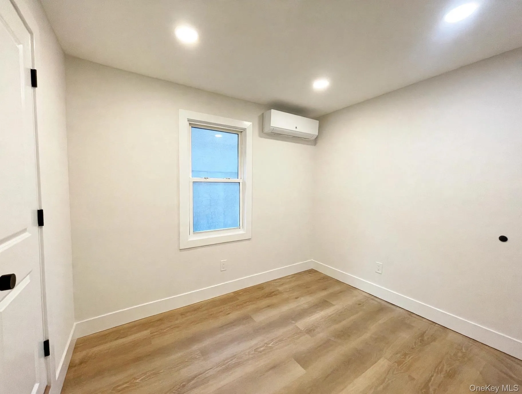 4 Garfield Court, Smithtown, NY, 2 Bedrooms Bedrooms, 5 Rooms Rooms,1 BathroomBathrooms,Residential,For Rent,Garfield,0,1063663 4 Garfield Court, Smithtown, NY, 2 Bedrooms Bedrooms, 5 Rooms Rooms,1 BathroomBathrooms,Residential,For Rent,Garfield,0,1063663