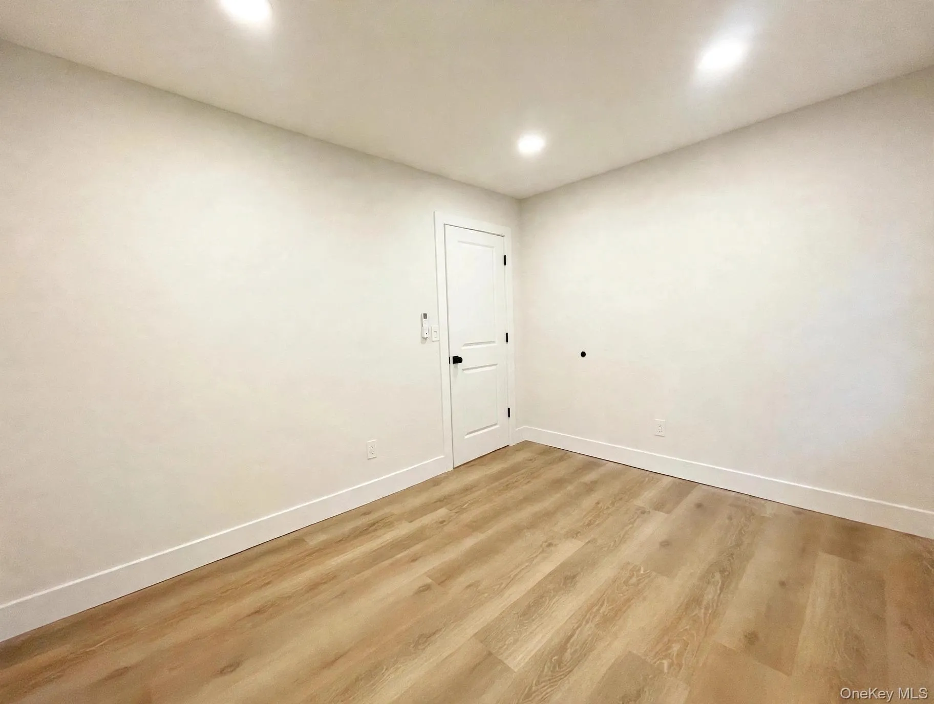 4 Garfield Court, Smithtown, NY, 2 Bedrooms Bedrooms, 5 Rooms Rooms,1 BathroomBathrooms,Residential,For Rent,Garfield,0,1063663 4 Garfield Court, Smithtown, NY, 2 Bedrooms Bedrooms, 5 Rooms Rooms,1 BathroomBathrooms,Residential,For Rent,Garfield,0,1063663