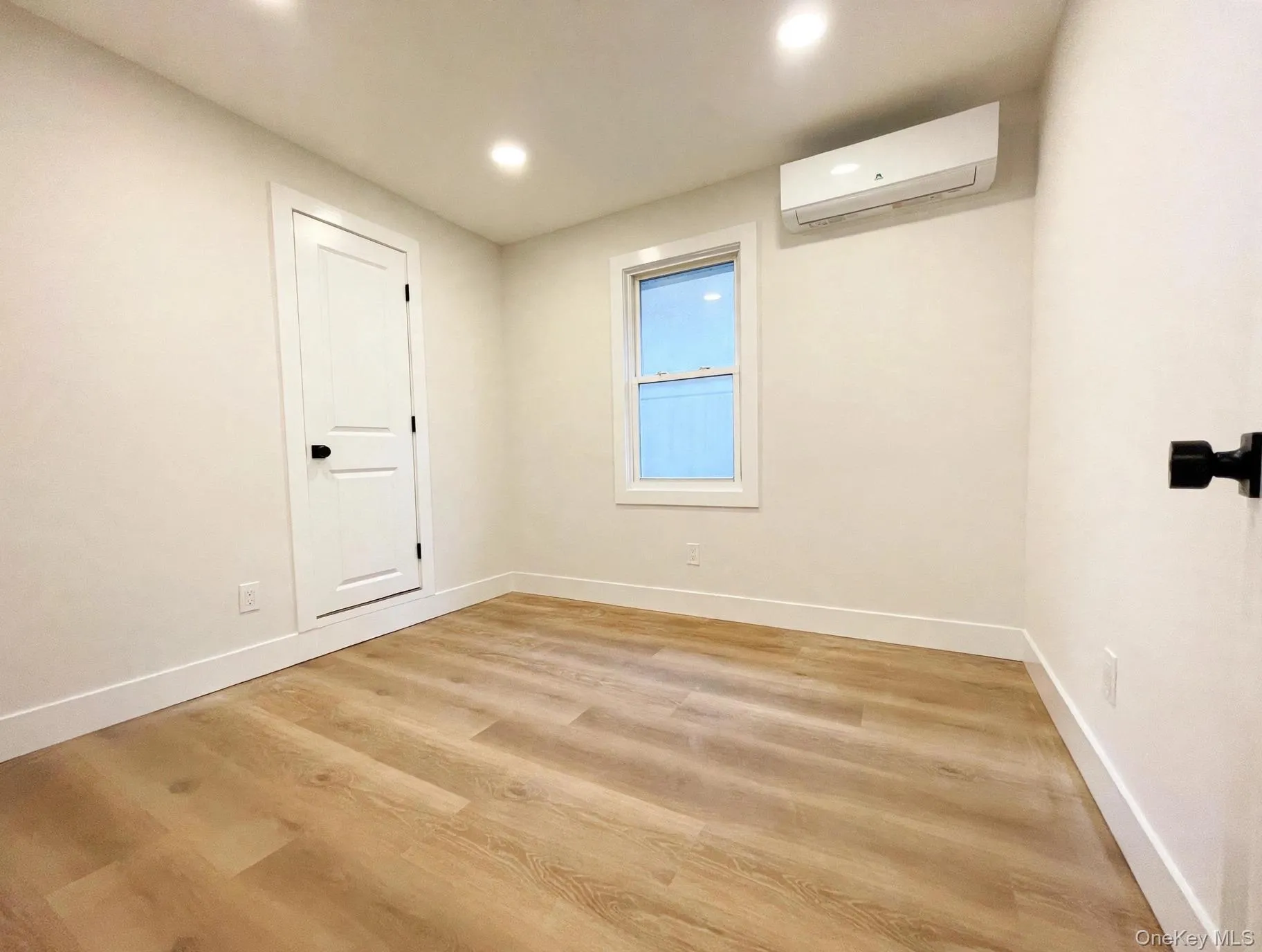 4 Garfield Court, Smithtown, NY, 2 Bedrooms Bedrooms, 5 Rooms Rooms,1 BathroomBathrooms,Residential,For Rent,Garfield,0,1063663 4 Garfield Court, Smithtown, NY, 2 Bedrooms Bedrooms, 5 Rooms Rooms,1 BathroomBathrooms,Residential,For Rent,Garfield,0,1063663