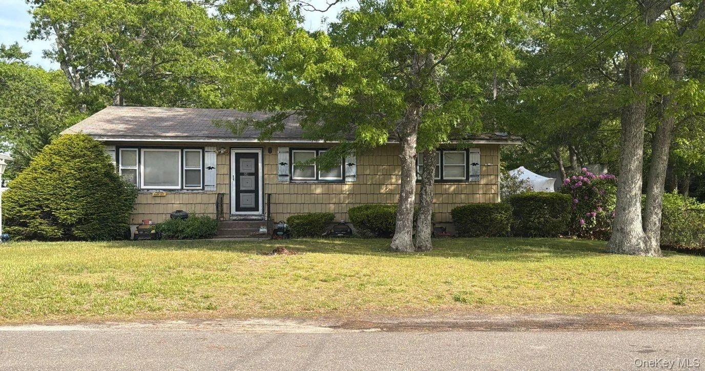 24 Hinda Boulevard, Riverhead, NY, 3 Bedrooms Bedrooms, 6 Rooms Rooms,1 BathroomBathrooms,Residential,For Rent,Hinda,0,1063666 24 Hinda Boulevard, Riverhead, NY, 3 Bedrooms Bedrooms, 6 Rooms Rooms,1 BathroomBathrooms,Residential,For Rent,Hinda,0,1063666