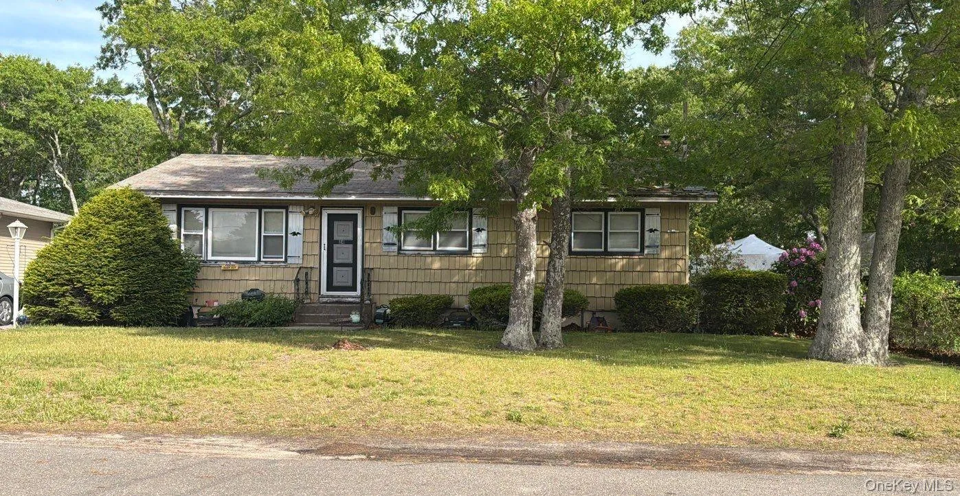 24 Hinda Boulevard, Riverhead, NY, 3 Bedrooms Bedrooms, 6 Rooms Rooms,1 BathroomBathrooms,Residential,For Rent,Hinda,0,1063666 24 Hinda Boulevard, Riverhead, NY, 3 Bedrooms Bedrooms, 6 Rooms Rooms,1 BathroomBathrooms,Residential,For Rent,Hinda,0,1063666