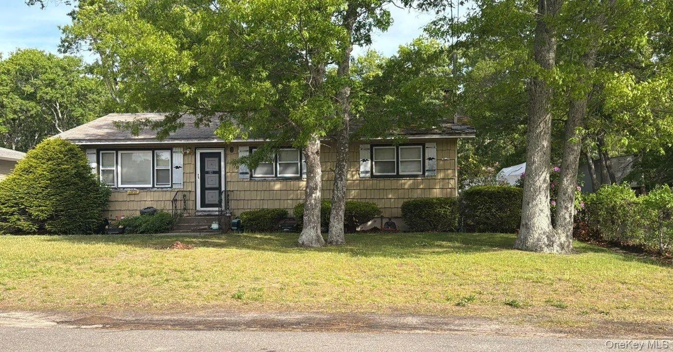 24 Hinda Boulevard, Riverhead, NY, 3 Bedrooms Bedrooms, 6 Rooms Rooms,1 BathroomBathrooms,Residential,For Rent,Hinda,0,1063666 24 Hinda Boulevard, Riverhead, NY, 3 Bedrooms Bedrooms, 6 Rooms Rooms,1 BathroomBathrooms,Residential,For Rent,Hinda,0,1063666