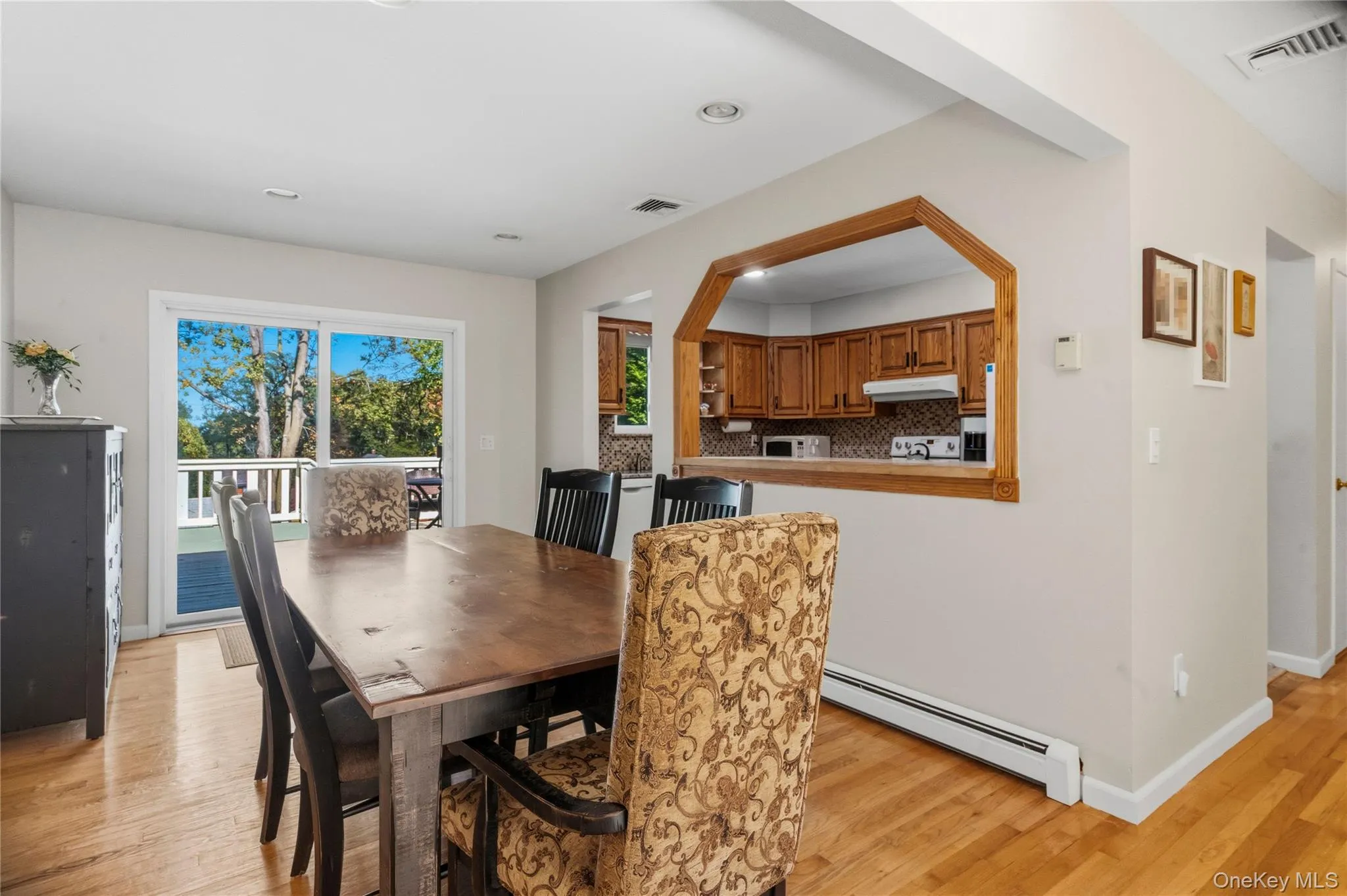 37 Bellecrest Avenue, Huntington, NY, 4 Bedrooms Bedrooms, 8 Rooms Rooms,3 BathroomsBathrooms,Residential,For Rent,Bellecrest,0,1063667 37 Bellecrest Avenue, Huntington, NY, 4 Bedrooms Bedrooms, 8 Rooms Rooms,3 BathroomsBathrooms,Residential,For Rent,Bellecrest,0,1063667