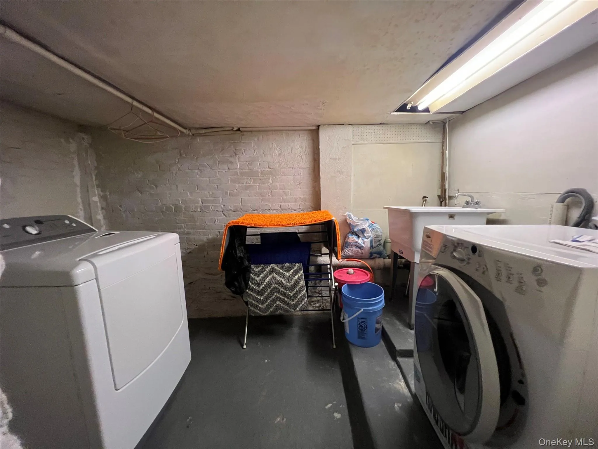 821 Cranford Avenue, New York, NY, 4 Bedrooms Bedrooms, 7 Rooms Rooms,2 BathroomsBathrooms,Residential,For Rent,Cranford,0,1063671 821 Cranford Avenue, New York, NY, 4 Bedrooms Bedrooms, 7 Rooms Rooms,2 BathroomsBathrooms,Residential,For Rent,Cranford,0,1063671