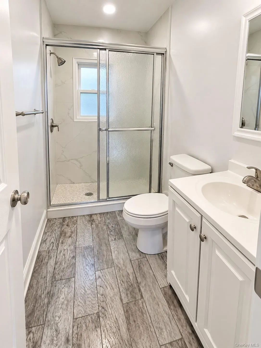 380 Hill Avenue, Hempstead, NY, 1 Bedroom Bedrooms, 3 Rooms Rooms,1 BathroomBathrooms,Residential Lease,For Rent,Hill,0,1063679 380 Hill Avenue, Hempstead, NY, 1 Bedroom Bedrooms, 3 Rooms Rooms,1 BathroomBathrooms,Residential Lease,For Rent,Hill,0,1063679