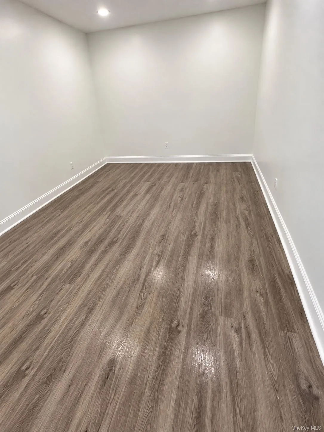 380 Hill Avenue, Hempstead, NY, 1 Bedroom Bedrooms, 3 Rooms Rooms,1 BathroomBathrooms,Residential Lease,For Rent,Hill,0,1063679 380 Hill Avenue, Hempstead, NY, 1 Bedroom Bedrooms, 3 Rooms Rooms,1 BathroomBathrooms,Residential Lease,For Rent,Hill,0,1063679