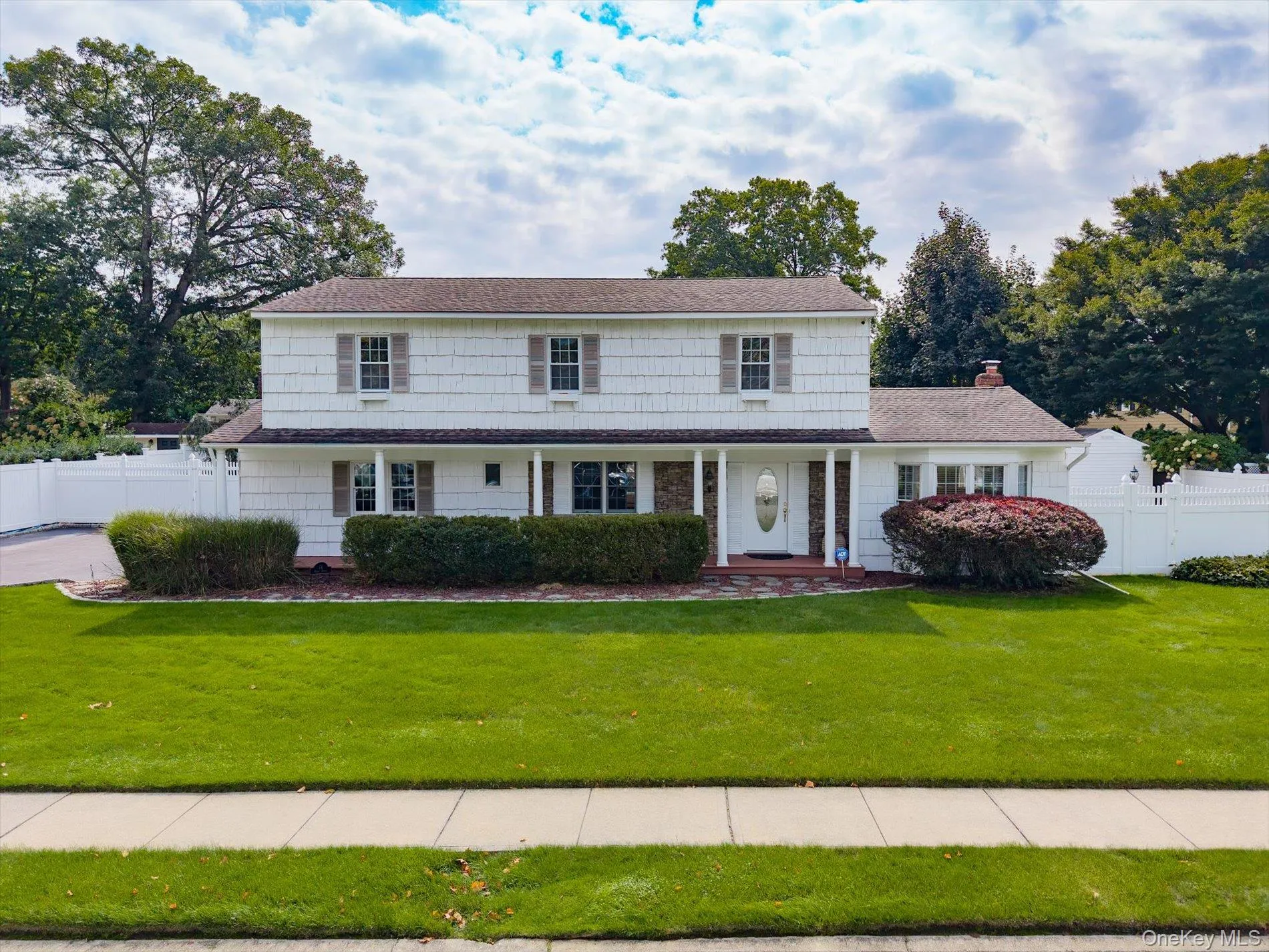 14 Osage Drive, Huntington, NY, 5 Bedrooms Bedrooms, 10 Rooms Rooms,3 BathroomsBathrooms,Residential,For Rent,Osage,0,1063681 14 Osage Drive, Huntington, NY, 5 Bedrooms Bedrooms, 10 Rooms Rooms,3 BathroomsBathrooms,Residential,For Rent,Osage,0,1063681