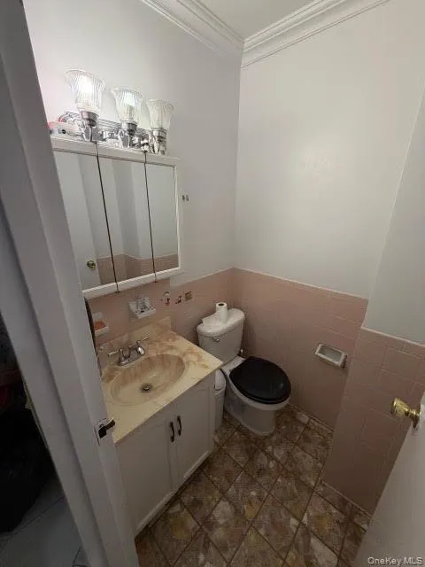 2178 Arthur Avenue, New York, NY, 3 Bedrooms Bedrooms, ,2 BathroomsBathrooms,Residential,For Rent,Arthur,0,1063684 2178 Arthur Avenue, New York, NY, 3 Bedrooms Bedrooms, ,2 BathroomsBathrooms,Residential,For Rent,Arthur,0,1063684
