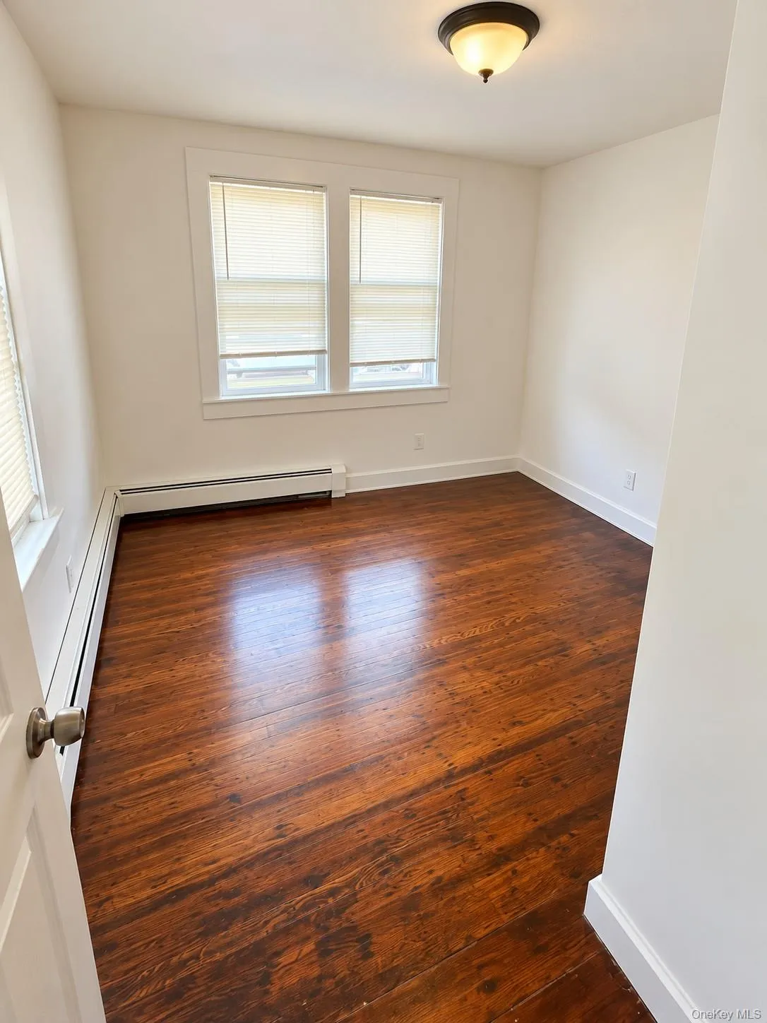 587 Southern Parkway, Hempstead, NY, 3 Bedrooms Bedrooms, 6 Rooms Rooms,1 BathroomBathrooms,Residential Lease,For Rent,Southern,0,1063694 587 Southern Parkway, Hempstead, NY, 3 Bedrooms Bedrooms, 6 Rooms Rooms,1 BathroomBathrooms,Residential Lease,For Rent,Southern,0,1063694