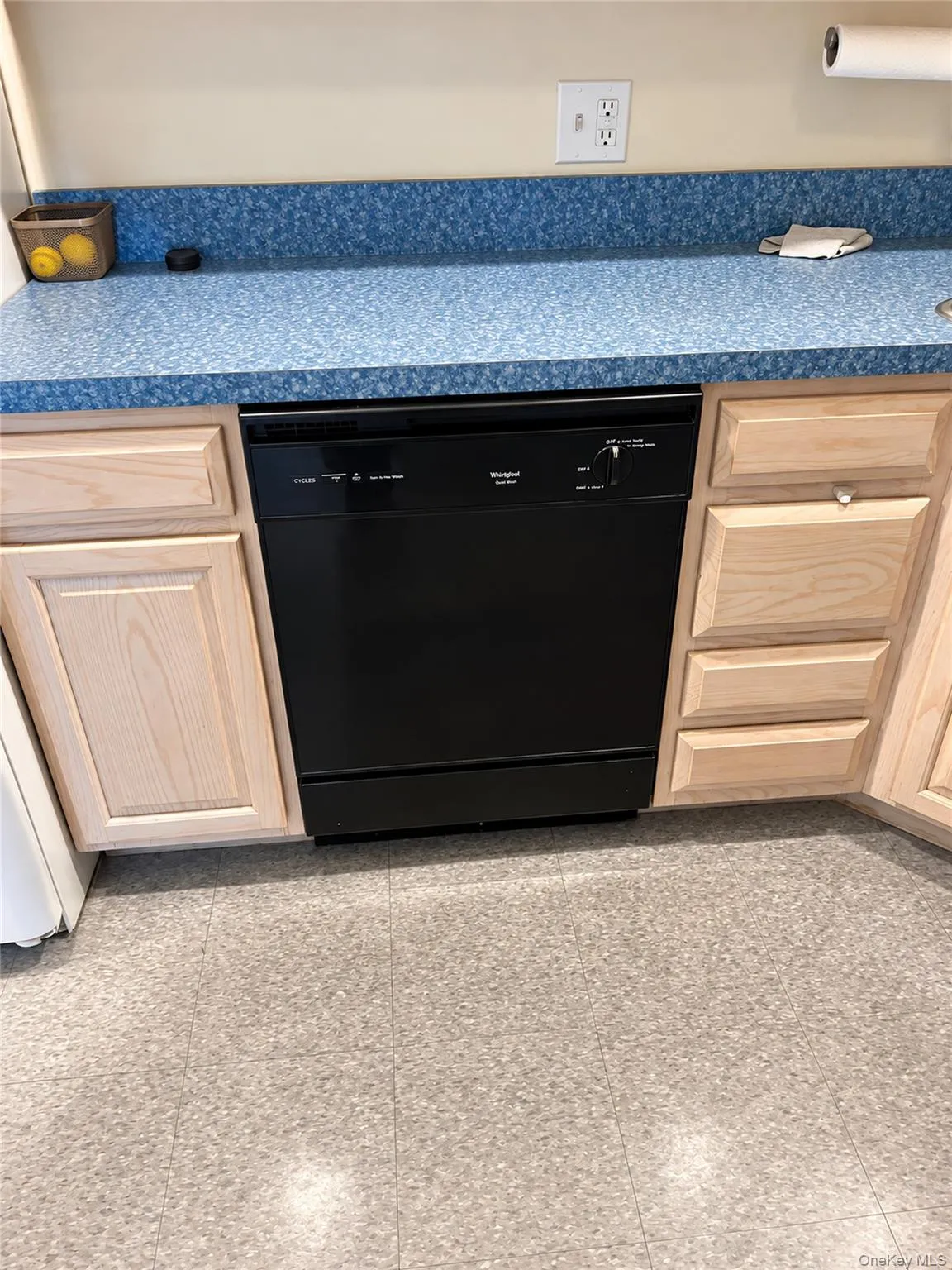 239 Orchard Street, North Hempstead, NY, 1 Bedroom Bedrooms, 3 Rooms Rooms,1 BathroomBathrooms,Residential Lease,For Rent,Orchard,0,1063702 239 Orchard Street, North Hempstead, NY, 1 Bedroom Bedrooms, 3 Rooms Rooms,1 BathroomBathrooms,Residential Lease,For Rent,Orchard,0,1063702