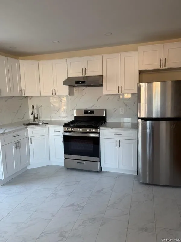 12628 Inwood Street, New York, NY, 2 Bedrooms Bedrooms, 4 Rooms Rooms,1 BathroomBathrooms,Residential Lease,For Rent,Inwood,0,1063705 12628 Inwood Street, New York, NY, 2 Bedrooms Bedrooms, 4 Rooms Rooms,1 BathroomBathrooms,Residential Lease,For Rent,Inwood,0,1063705
