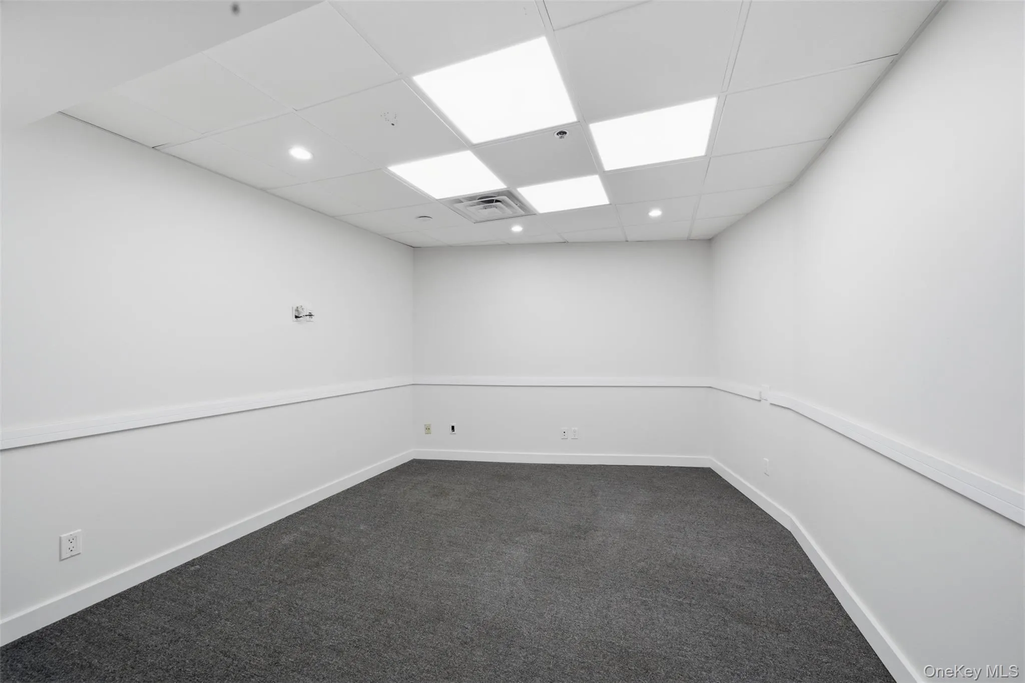 6600 Borden Avenue, New York, NY, ,Commercial Lease,For Rent,Borden,0,1063728 6600 Borden Avenue, New York, NY, ,Commercial Lease,For Rent,Borden,0,1063728