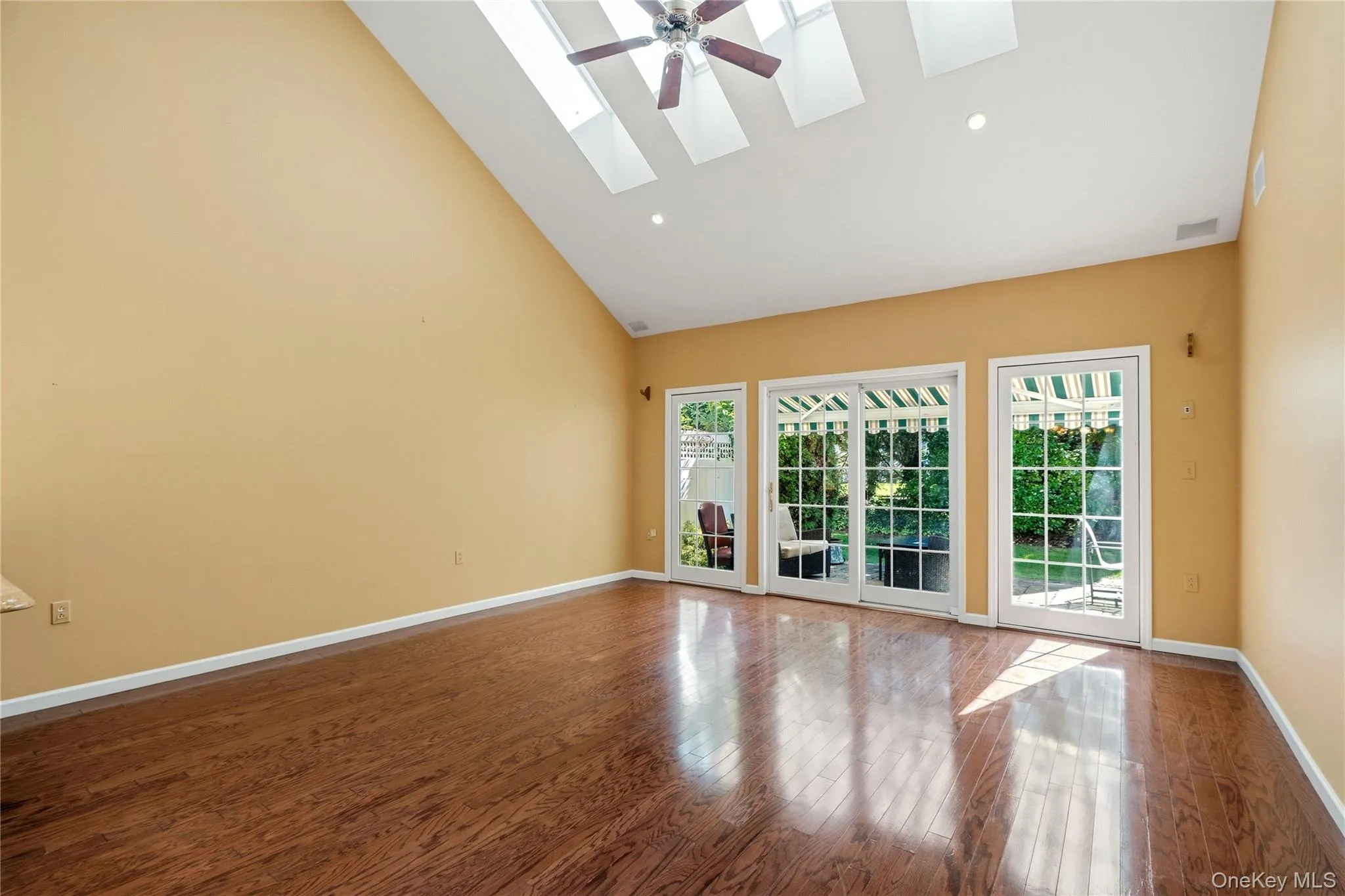 193 Pond View Drive, North Hempstead, NY, 3 Bedrooms Bedrooms, 8 Rooms Rooms,2 BathroomsBathrooms,Residential,For Rent,Pond View,0,1063734 193 Pond View Drive, North Hempstead, NY, 3 Bedrooms Bedrooms, 8 Rooms Rooms,2 BathroomsBathrooms,Residential,For Rent,Pond View,0,1063734