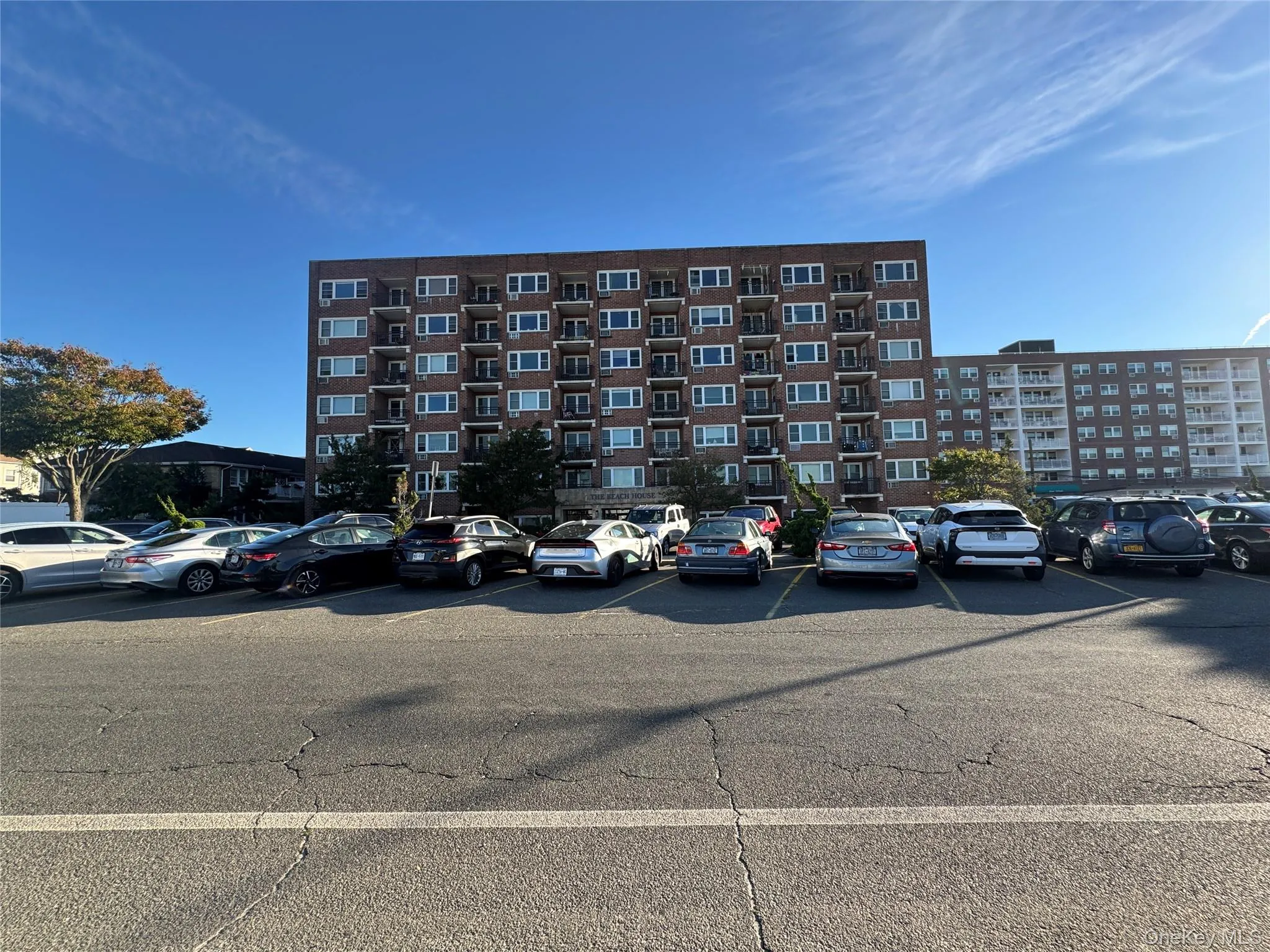 Beautiful Brick Hi-Rise Featuring Exclusive Amenities! Beautiful Brick Hi-Rise Featuring Exclusive Amenities!