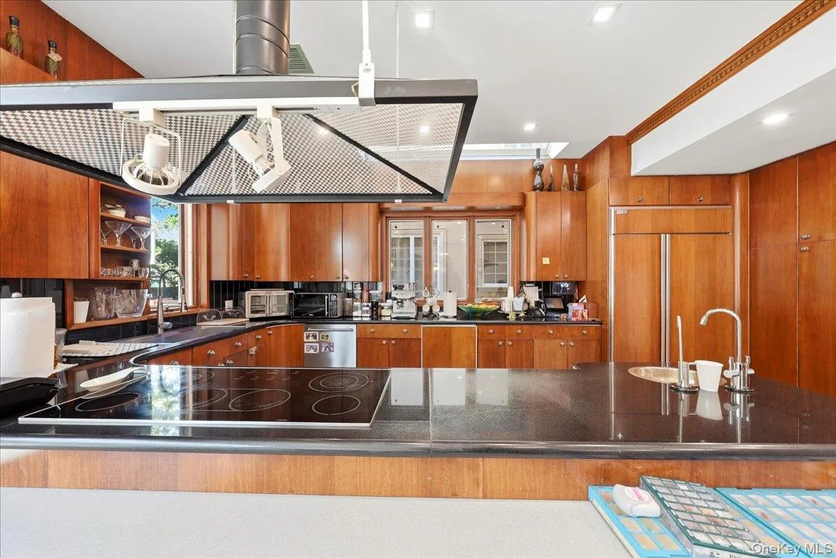 3828 Bedford Avenue, New York, NY, 7 Bedrooms Bedrooms, 20 Rooms Rooms,5 BathroomsBathrooms,Residential,For Rent,Bedford,0,1063745 3828 Bedford Avenue, New York, NY, 7 Bedrooms Bedrooms, 20 Rooms Rooms,5 BathroomsBathrooms,Residential,For Rent,Bedford,0,1063745