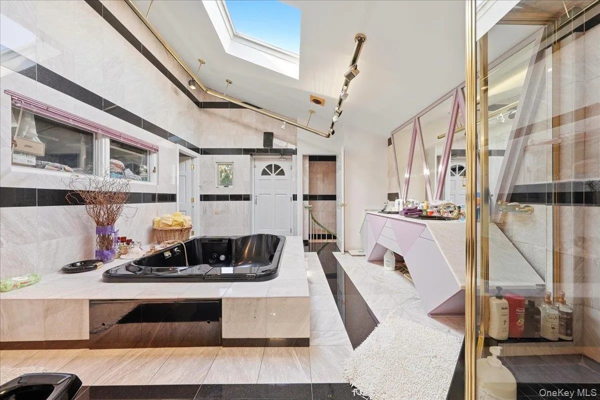 3828 Bedford Avenue, New York, NY, 7 Bedrooms Bedrooms, 20 Rooms Rooms,5 BathroomsBathrooms,Residential,For Rent,Bedford,0,1063745 3828 Bedford Avenue, New York, NY, 7 Bedrooms Bedrooms, 20 Rooms Rooms,5 BathroomsBathrooms,Residential,For Rent,Bedford,0,1063745