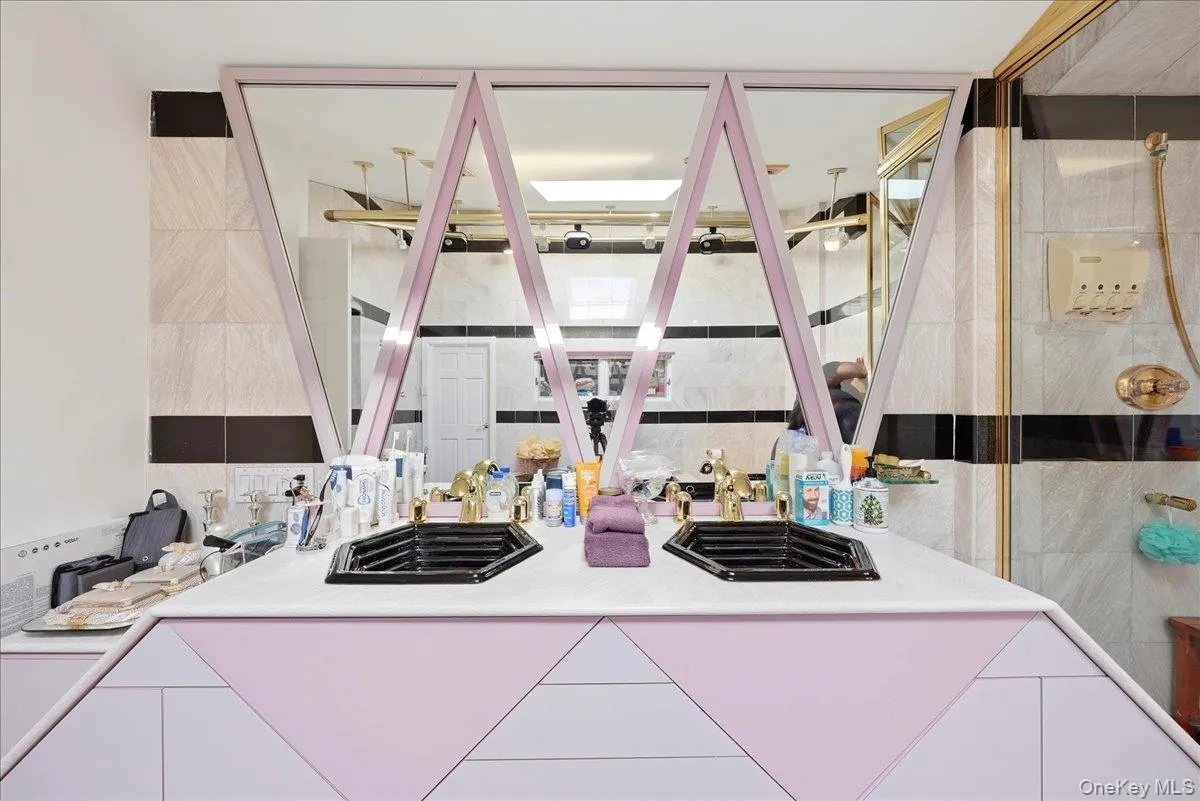 3828 Bedford Avenue, New York, NY, 7 Bedrooms Bedrooms, 20 Rooms Rooms,5 BathroomsBathrooms,Residential,For Rent,Bedford,0,1063745 3828 Bedford Avenue, New York, NY, 7 Bedrooms Bedrooms, 20 Rooms Rooms,5 BathroomsBathrooms,Residential,For Rent,Bedford,0,1063745