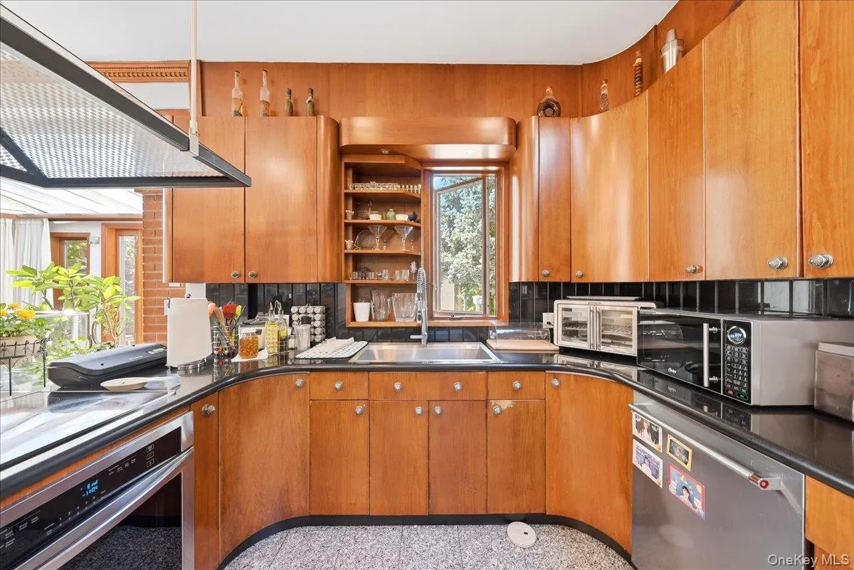 3828 Bedford Avenue, New York, NY, 7 Bedrooms Bedrooms, 20 Rooms Rooms,5 BathroomsBathrooms,Residential,For Rent,Bedford,0,1063745 3828 Bedford Avenue, New York, NY, 7 Bedrooms Bedrooms, 20 Rooms Rooms,5 BathroomsBathrooms,Residential,For Rent,Bedford,0,1063745