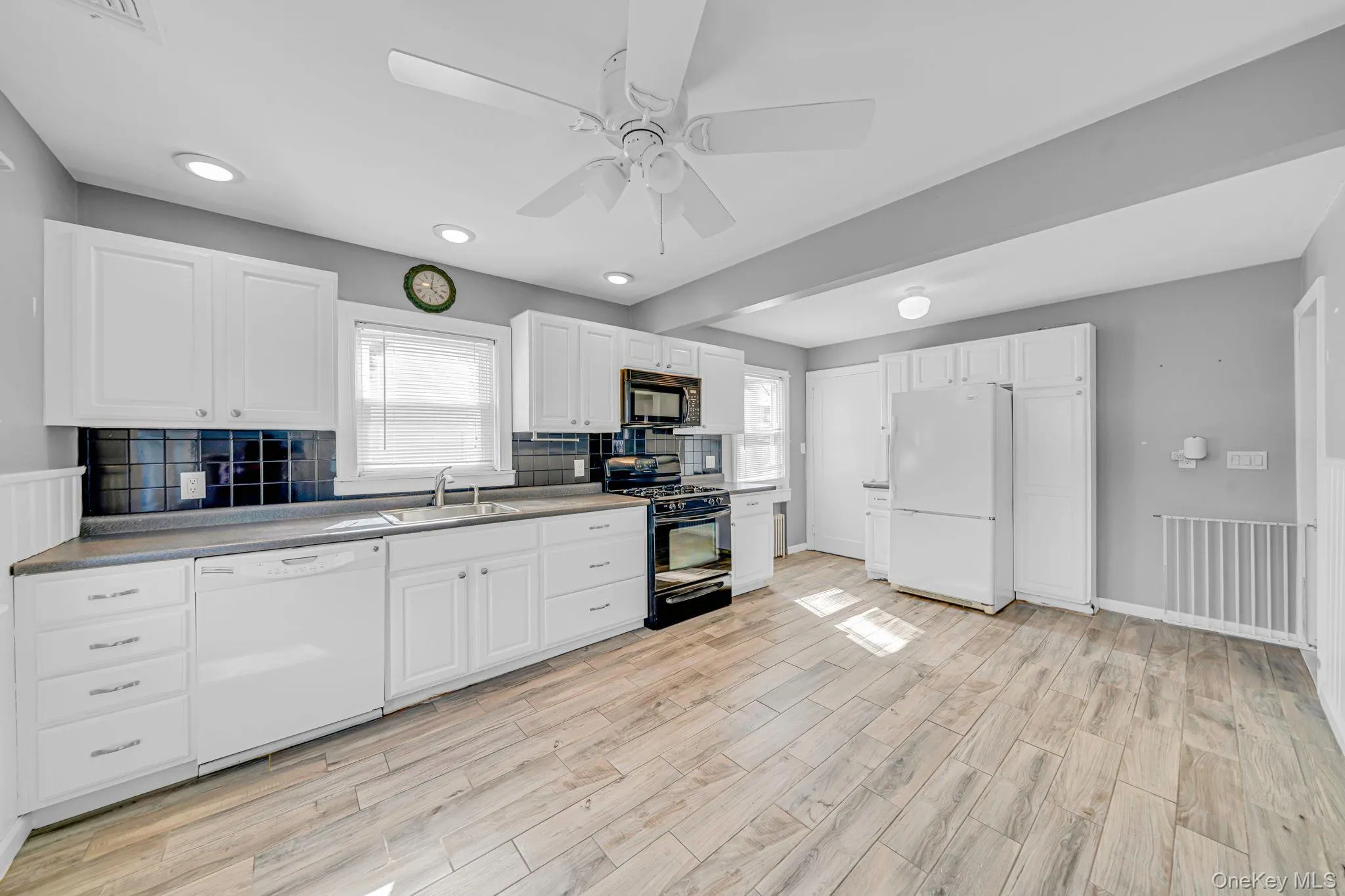 321 Maplegrove Avenue, Hempstead, NY, 4 Bedrooms Bedrooms, 10 Rooms Rooms,2 BathroomsBathrooms,Residential,For Rent,Maplegrove,0,1063747 321 Maplegrove Avenue, Hempstead, NY, 4 Bedrooms Bedrooms, 10 Rooms Rooms,2 BathroomsBathrooms,Residential,For Rent,Maplegrove,0,1063747