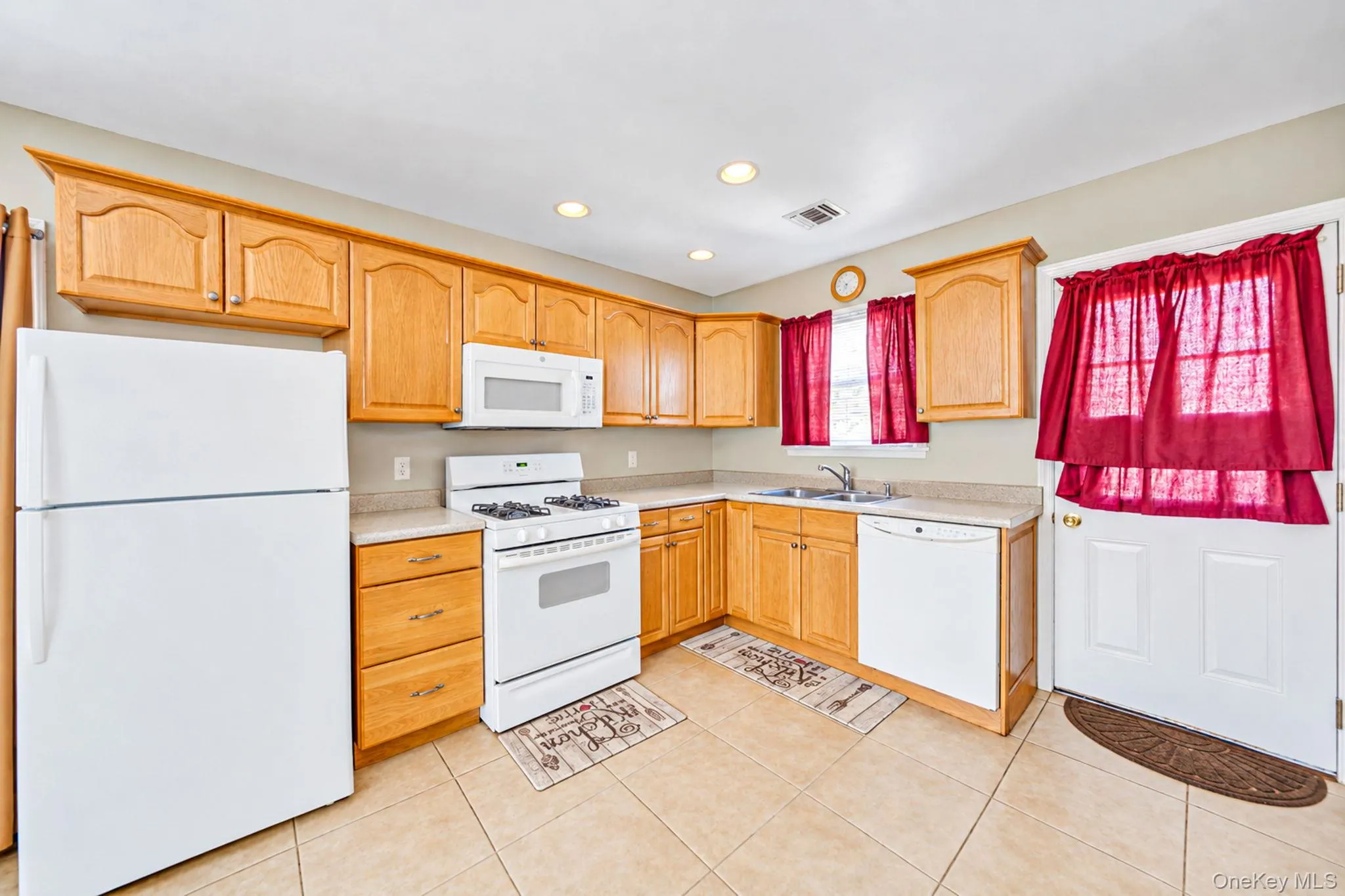 321 Maplegrove Avenue, Hempstead, NY, 4 Bedrooms Bedrooms, 10 Rooms Rooms,2 BathroomsBathrooms,Residential,For Rent,Maplegrove,0,1063747 321 Maplegrove Avenue, Hempstead, NY, 4 Bedrooms Bedrooms, 10 Rooms Rooms,2 BathroomsBathrooms,Residential,For Rent,Maplegrove,0,1063747
