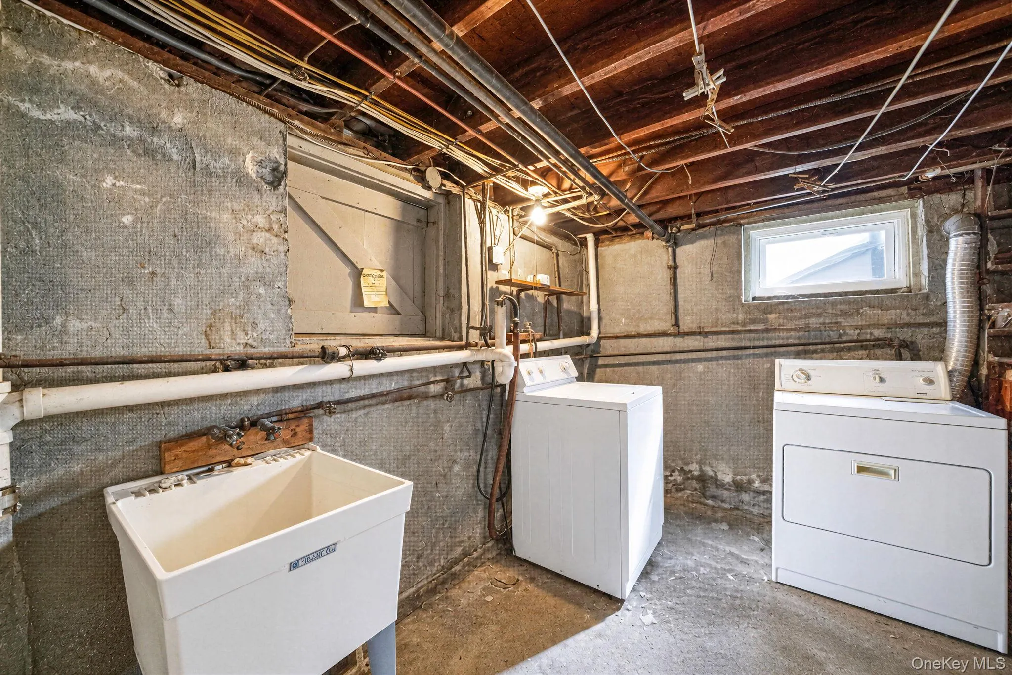321 Maplegrove Avenue, Hempstead, NY, 4 Bedrooms Bedrooms, 10 Rooms Rooms,2 BathroomsBathrooms,Residential,For Rent,Maplegrove,0,1063747 321 Maplegrove Avenue, Hempstead, NY, 4 Bedrooms Bedrooms, 10 Rooms Rooms,2 BathroomsBathrooms,Residential,For Rent,Maplegrove,0,1063747