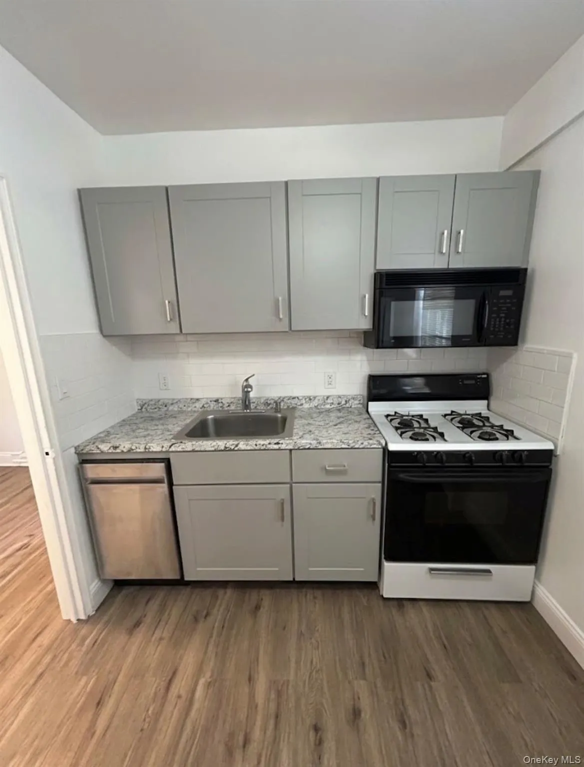230 Pelham Road, New Rochelle, NY, 1 Bedroom Bedrooms, 3 Rooms Rooms,1 BathroomBathrooms,Residential Lease,For Rent,Pelham,0,1063760 230 Pelham Road, New Rochelle, NY, 1 Bedroom Bedrooms, 3 Rooms Rooms,1 BathroomBathrooms,Residential Lease,For Rent,Pelham,0,1063760