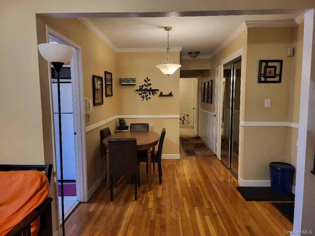 87-19 204 Street, New York, NY, 2 Bedrooms Bedrooms, 5 Rooms Rooms,1 BathroomBathrooms,Residential,For Rent,204,0,1063771 87-19 204 Street, New York, NY, 2 Bedrooms Bedrooms, 5 Rooms Rooms,1 BathroomBathrooms,Residential,For Rent,204,0,1063771