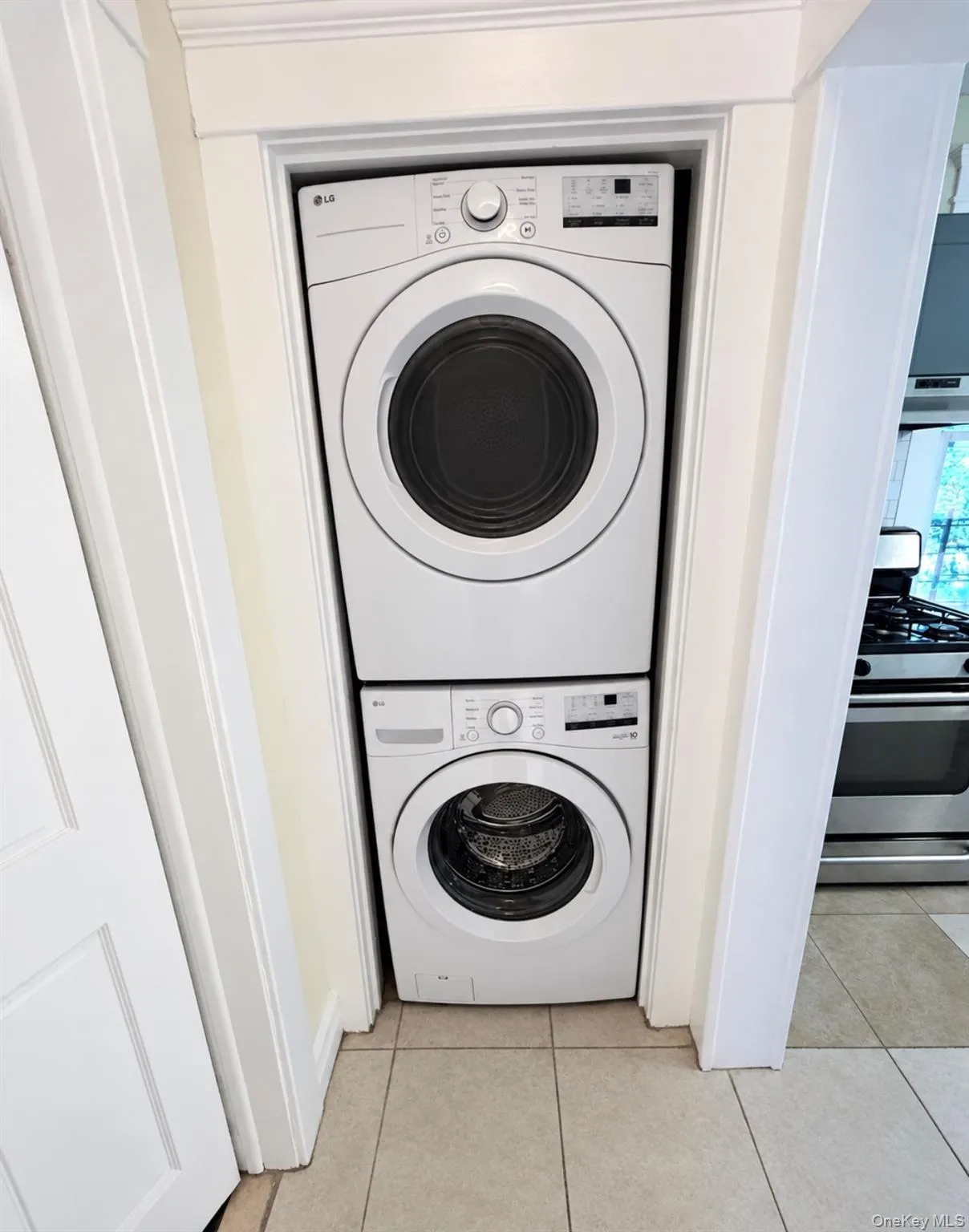 56 Dewey Avenue, New Rochelle, NY , With , 4 Bedroom , and , 10 Room , 2 Bathroom , For , Residential Lease , For Rent , 1063799 , MLSID,1063799 56 Dewey Avenue, New Rochelle, NY , With , 4 Bedroom , and , 10 Room , 2 Bathroom , For , Residential Lease , For Rent , 1063799 , MLSID,1063799