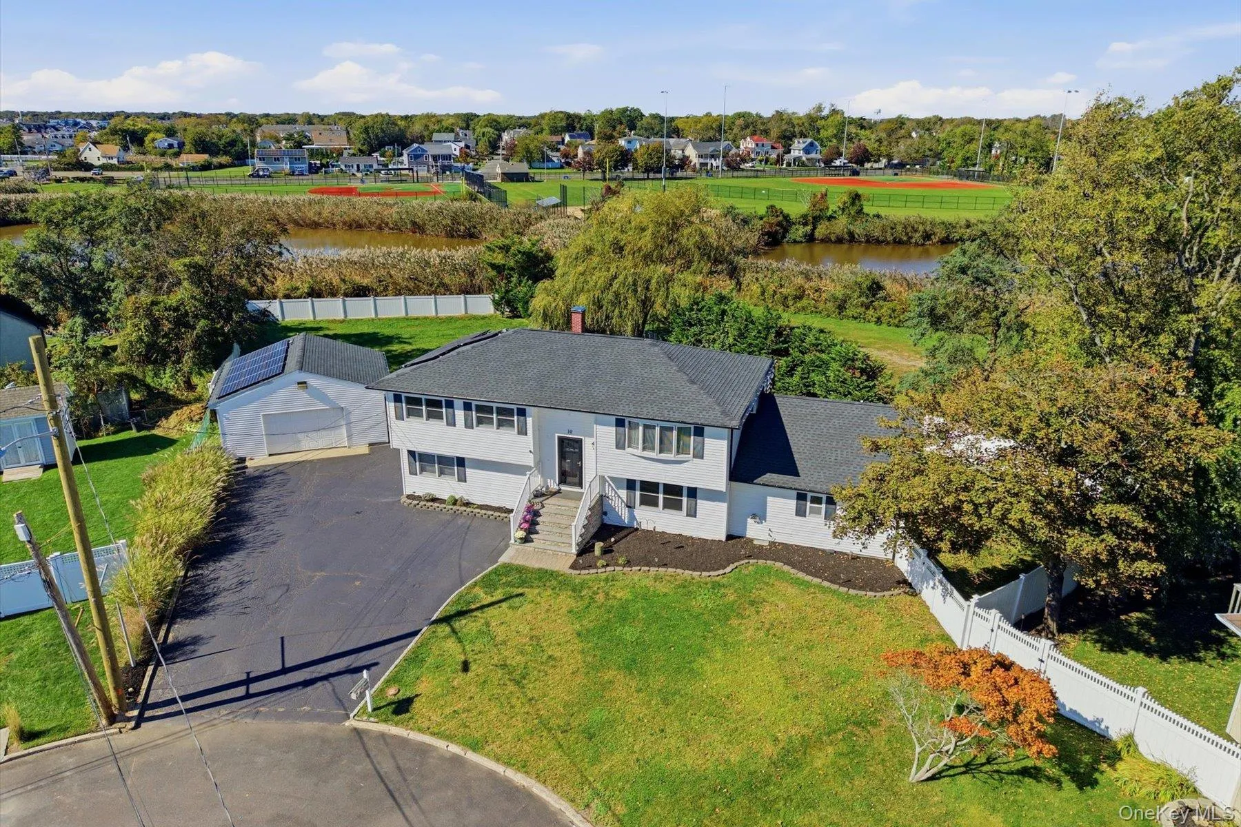 10 Gale Court, Brookhaven, NY, 5 Bedrooms Bedrooms, 10 Rooms Rooms,3 BathroomsBathrooms,Residential,For Rent,Gale,0,1063801 10 Gale Court, Brookhaven, NY, 5 Bedrooms Bedrooms, 10 Rooms Rooms,3 BathroomsBathrooms,Residential,For Rent,Gale,0,1063801