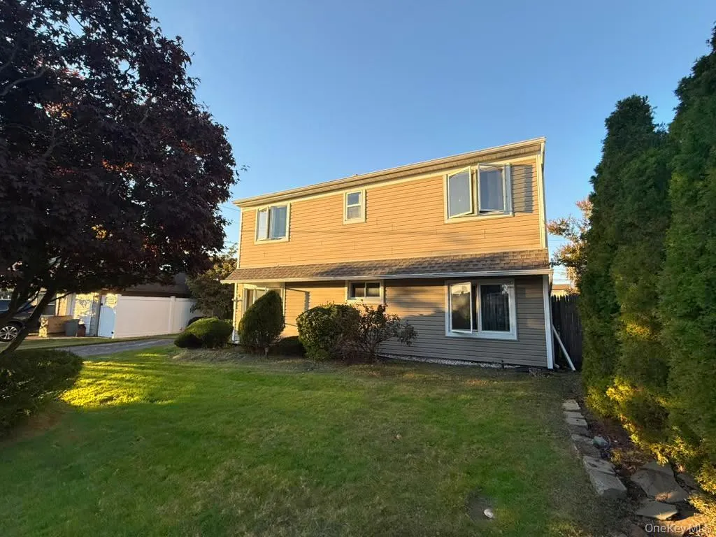 5 Trumpet Lane, Hempstead, NY, 5 Bedroom Bedrooms, 9 Room Rooms,2 BathroomBathrooms,Residential Lease,For Rent,Trumpet,0,1063806 5 Trumpet Lane, Hempstead, NY, 5 Bedroom Bedrooms, 9 Room Rooms,2 BathroomBathrooms,Residential Lease,For Rent,Trumpet,0,1063806