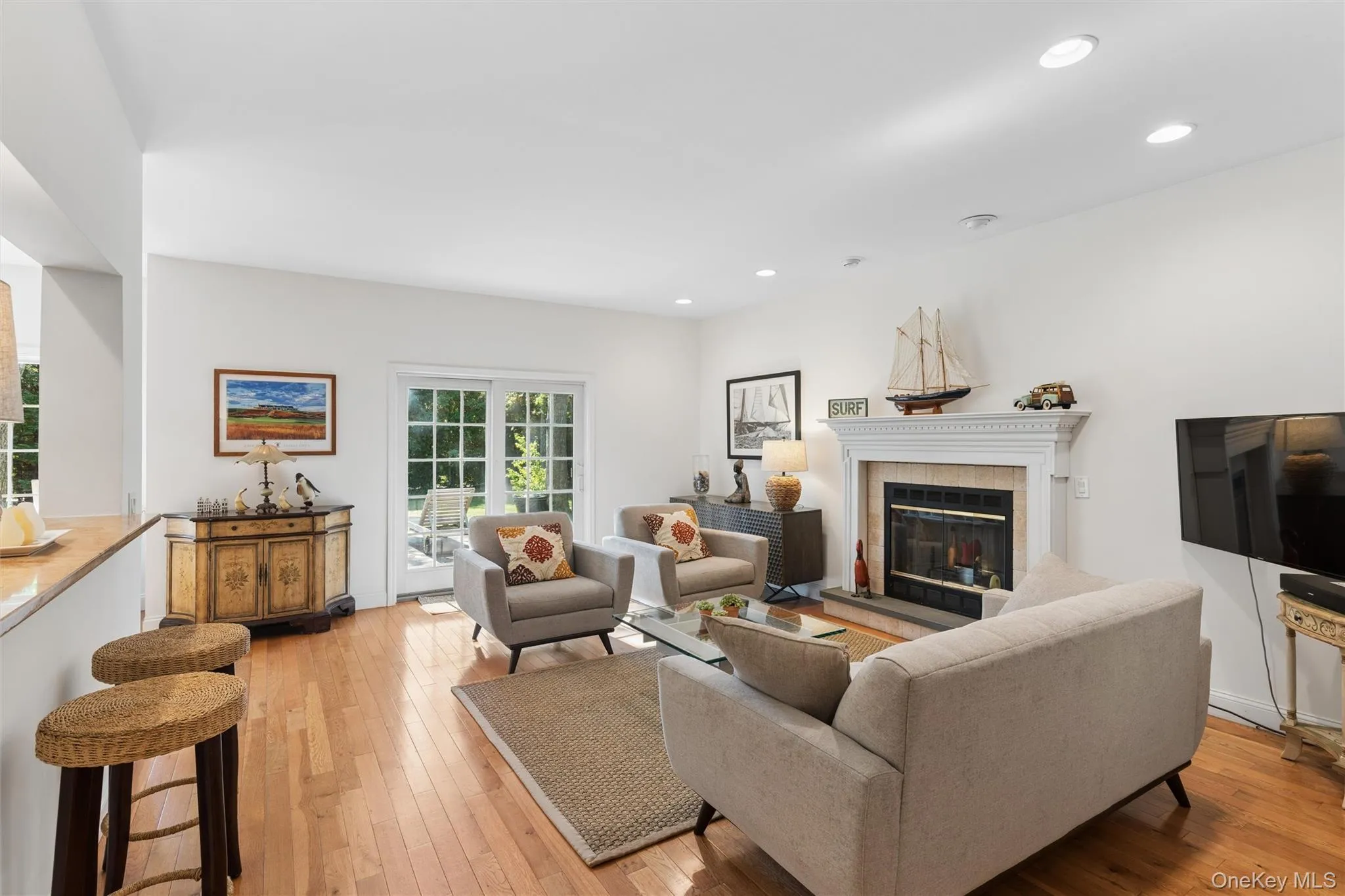 27 Lamb Avenue, Southampton, NY, 5 Bedrooms Bedrooms, 9 Rooms Rooms,3 BathroomsBathrooms,Residential Lease,For Rent,Lamb,0,1063808 27 Lamb Avenue, Southampton, NY, 5 Bedrooms Bedrooms, 9 Rooms Rooms,3 BathroomsBathrooms,Residential Lease,For Rent,Lamb,0,1063808