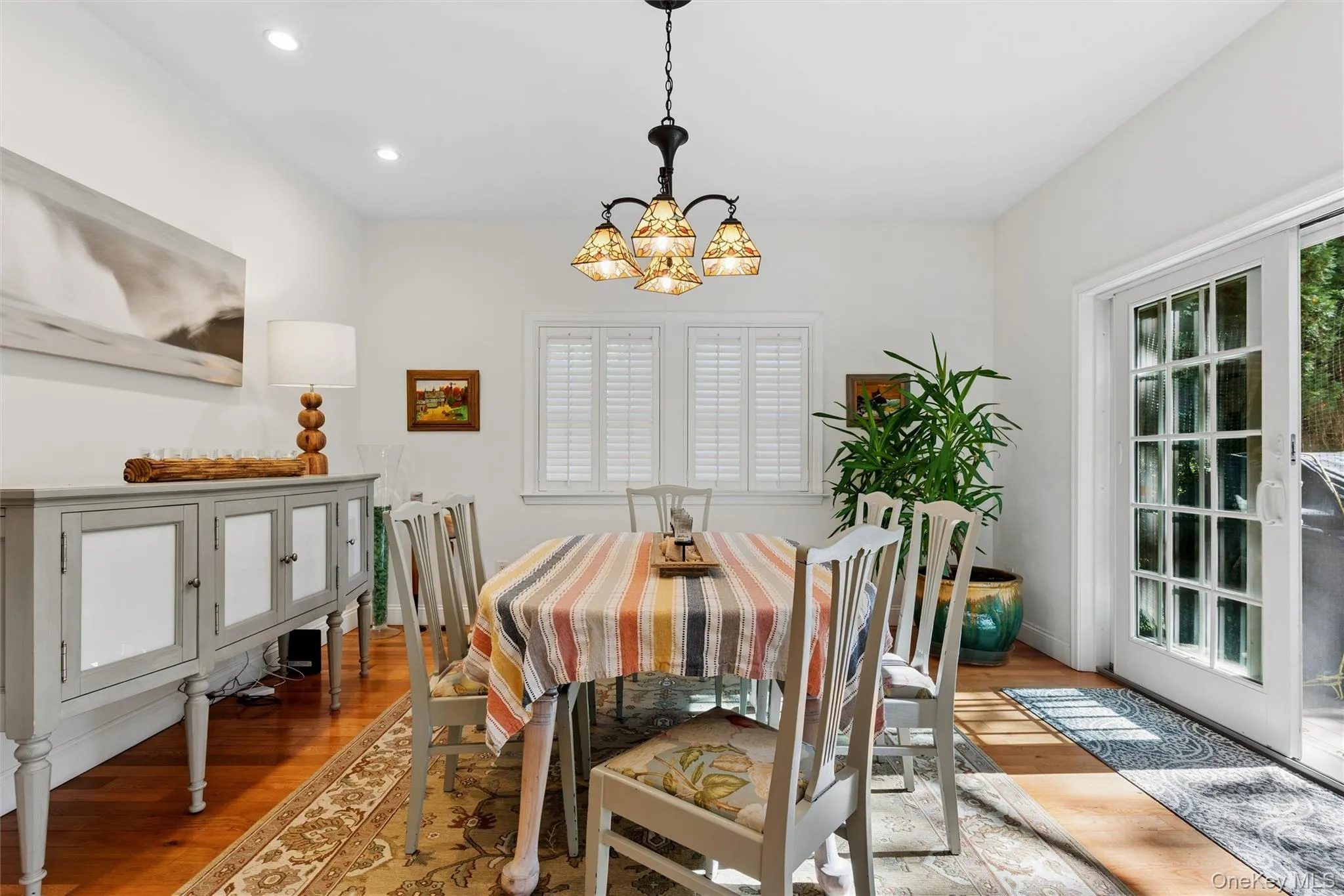 27 Lamb Avenue, Southampton, NY, 5 Bedrooms Bedrooms, 9 Rooms Rooms,3 BathroomsBathrooms,Residential Lease,For Rent,Lamb,0,1063808 27 Lamb Avenue, Southampton, NY, 5 Bedrooms Bedrooms, 9 Rooms Rooms,3 BathroomsBathrooms,Residential Lease,For Rent,Lamb,0,1063808