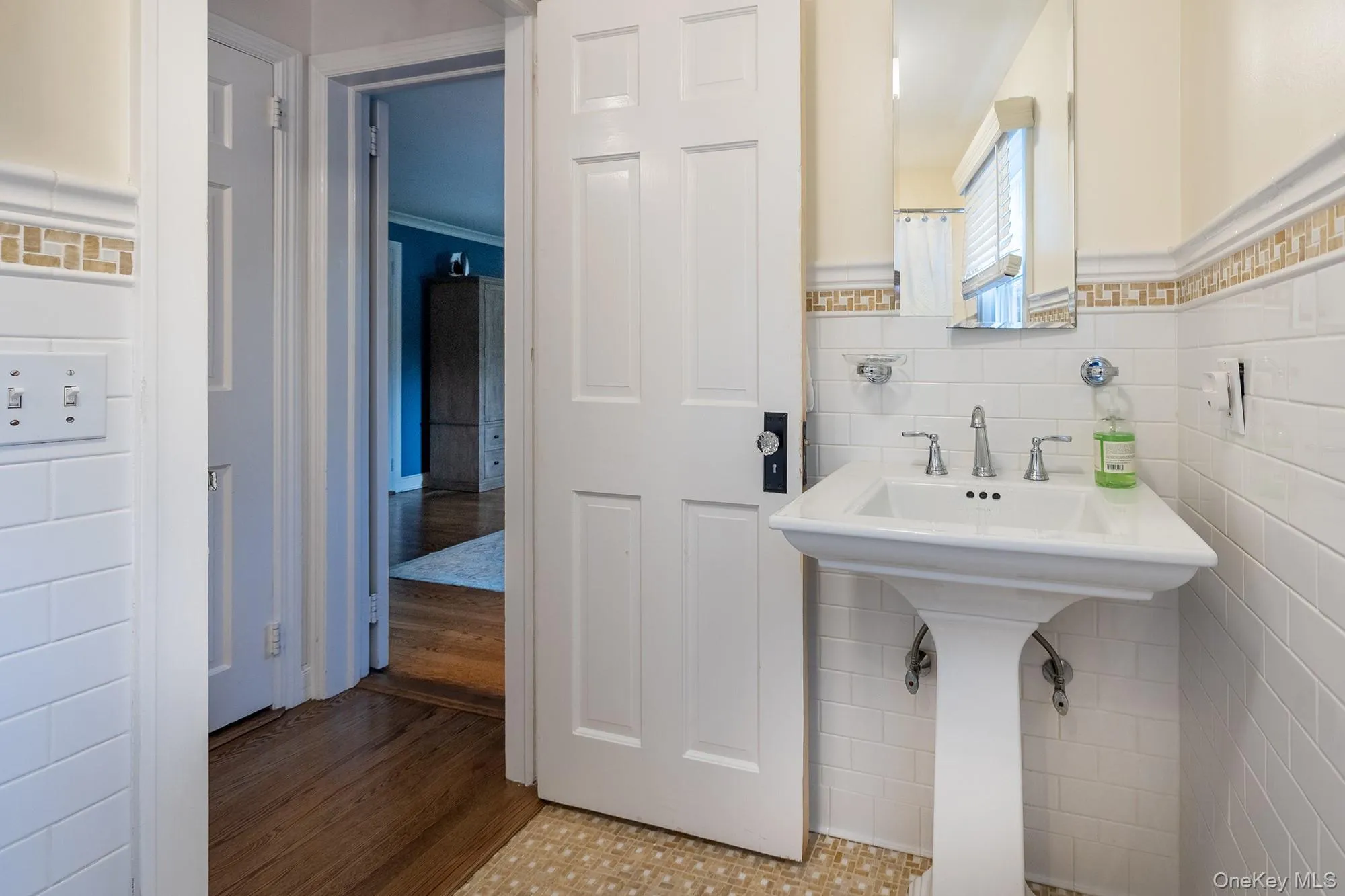 Full Bathroom Full Bathroom