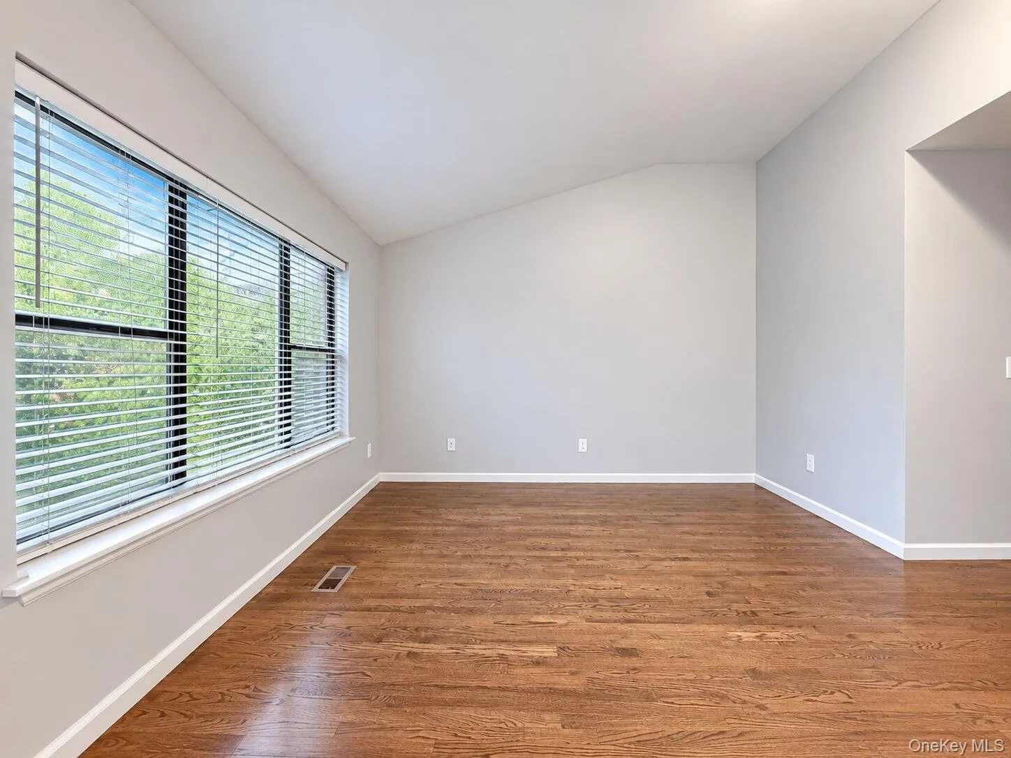 197 Deer Ct Drive, Middletown, NY, 2 Bedrooms Bedrooms, 5 Rooms Rooms,2 BathroomsBathrooms,Residential,For Rent,Deer Ct,0,1063819 197 Deer Ct Drive, Middletown, NY, 2 Bedrooms Bedrooms, 5 Rooms Rooms,2 BathroomsBathrooms,Residential,For Rent,Deer Ct,0,1063819