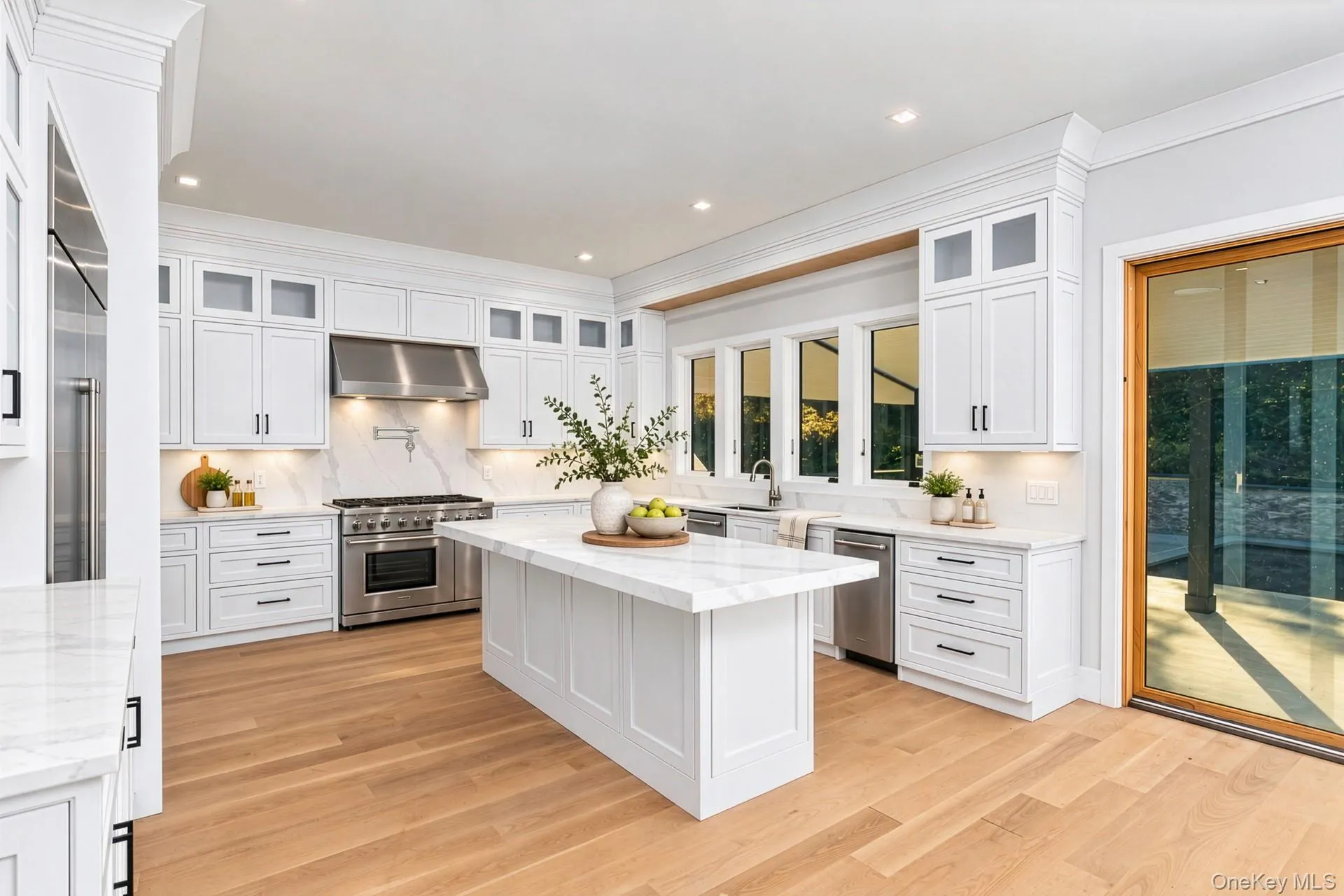 5 Terrace Avenue, Southampton, New York 11968