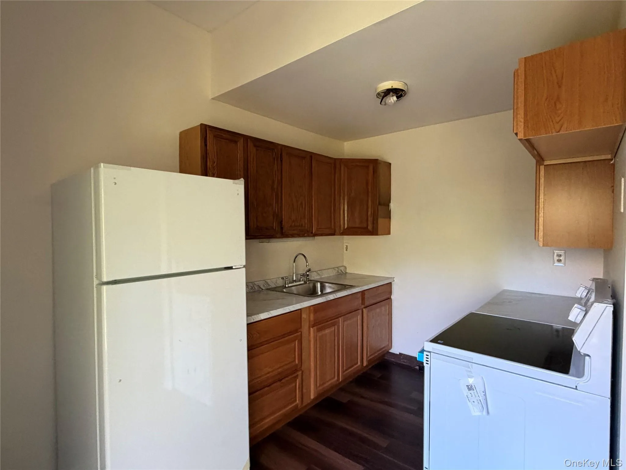 165 Ulster Avenue, Saugerties, NY, 1 Bedroom Bedrooms, 4 Room Rooms,1 BathroomBathrooms,Residential Lease,For Rent,Ulster,0,1063825 165 Ulster Avenue, Saugerties, NY, 1 Bedroom Bedrooms, 4 Room Rooms,1 BathroomBathrooms,Residential Lease,For Rent,Ulster,0,1063825