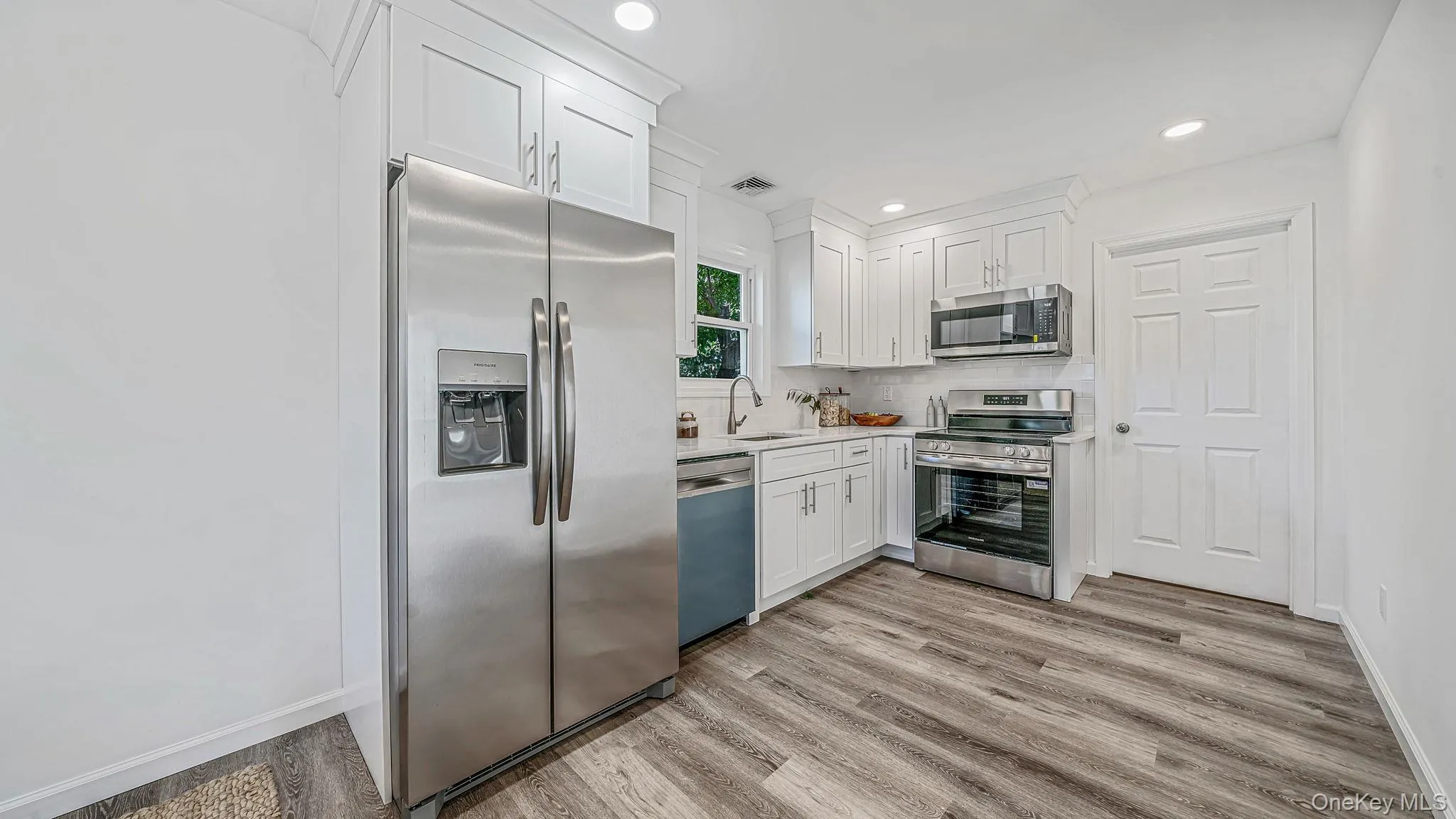 340 Indiana Avenue, Babylon, NY, 3 Bedrooms Bedrooms, 6 Rooms Rooms,2 BathroomsBathrooms,Residential,For Rent,Indiana,0,1063846 340 Indiana Avenue, Babylon, NY, 3 Bedrooms Bedrooms, 6 Rooms Rooms,2 BathroomsBathrooms,Residential,For Rent,Indiana,0,1063846